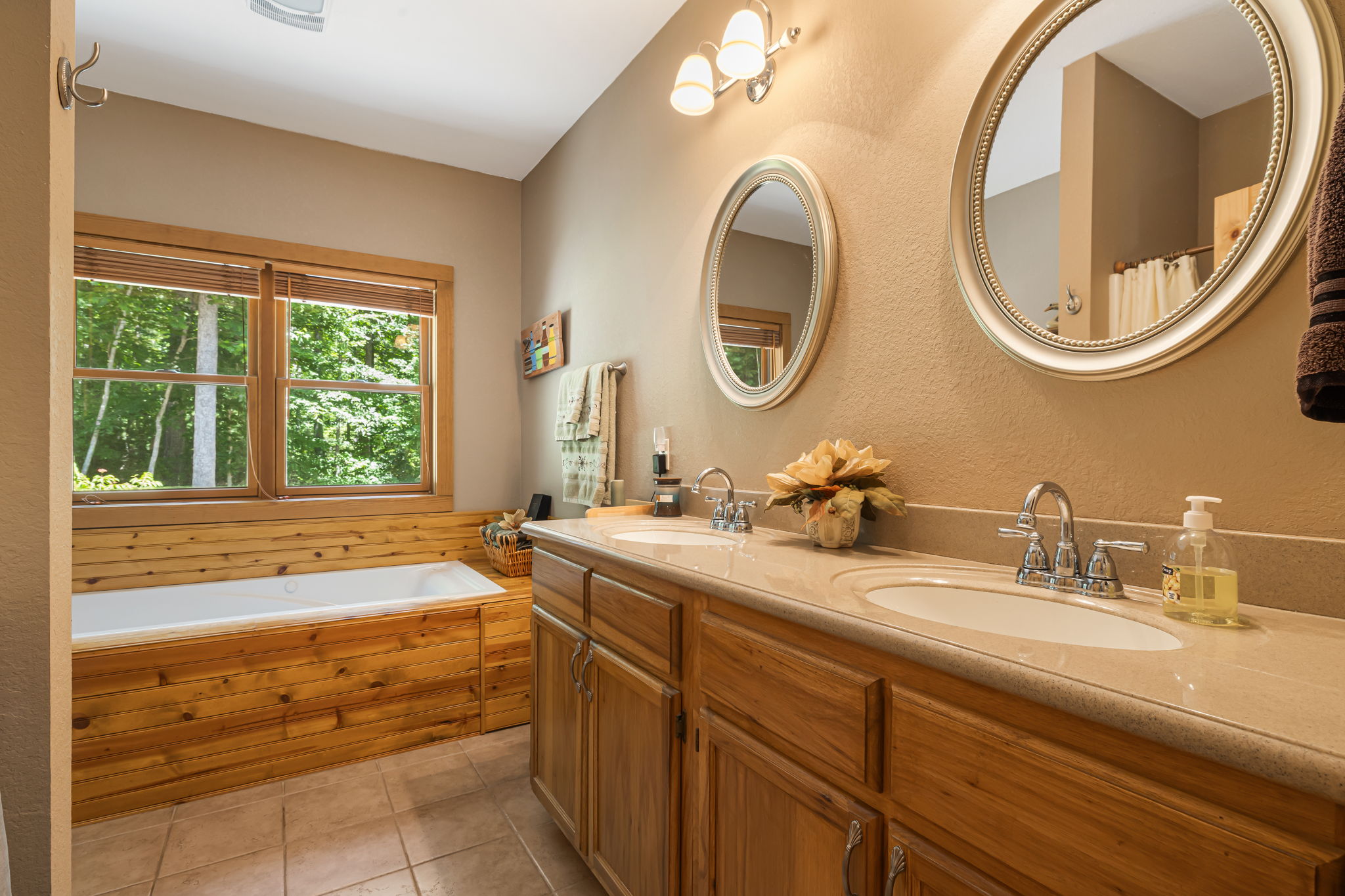 Burnsville, North Carolina, 28714, United States, 2 Bedrooms Bedrooms, ,Residential,For Sale,1931797