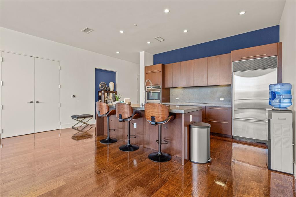 Dallas, Texas, 75219, United States, 2 Bedrooms Bedrooms, ,3 BathroomsBathrooms,Residential,For Sale,1916965