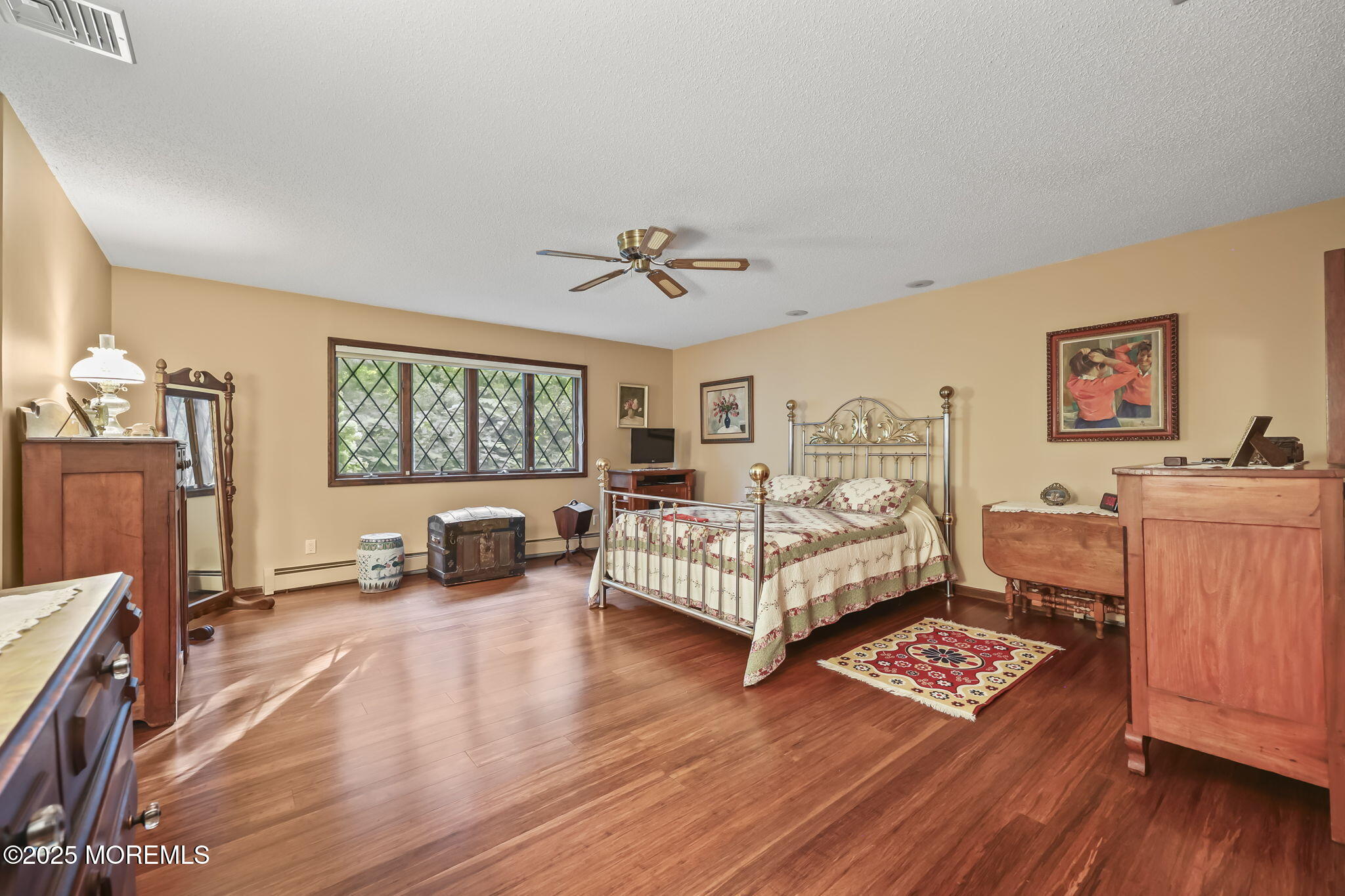 Manalapan, New Jersey, 07726, United States, 3 Bedrooms Bedrooms, ,3 BathroomsBathrooms,Residential,For Sale,1940205