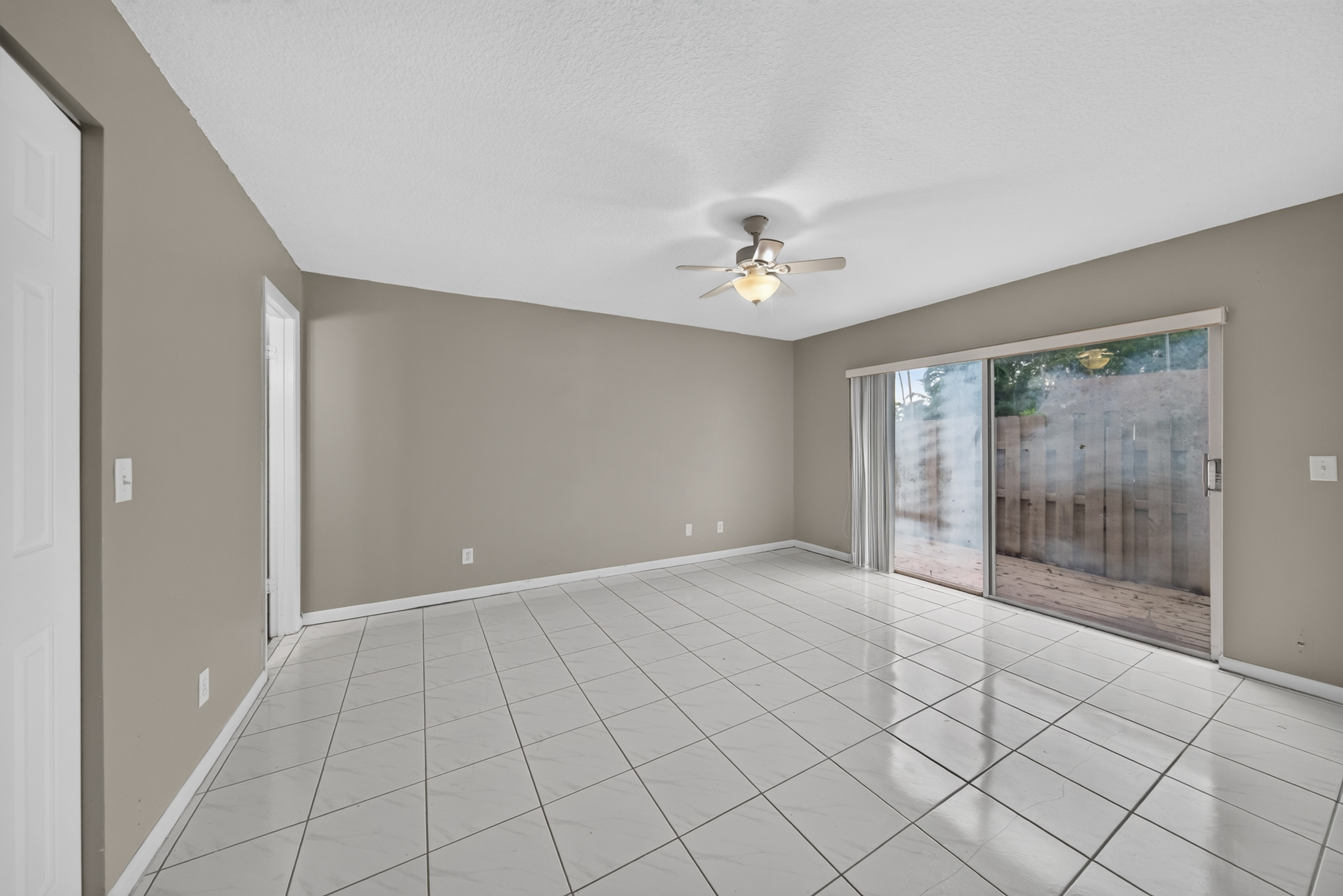  2230 Nova Village Dr, Davie, FL, 33317 - 物件實景