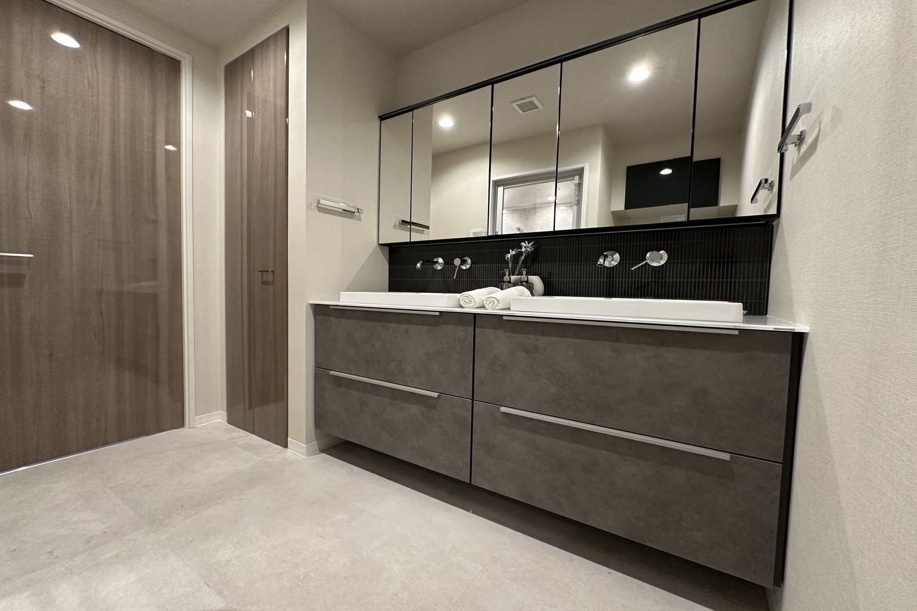  BAY CREST TOWER - 物件實景