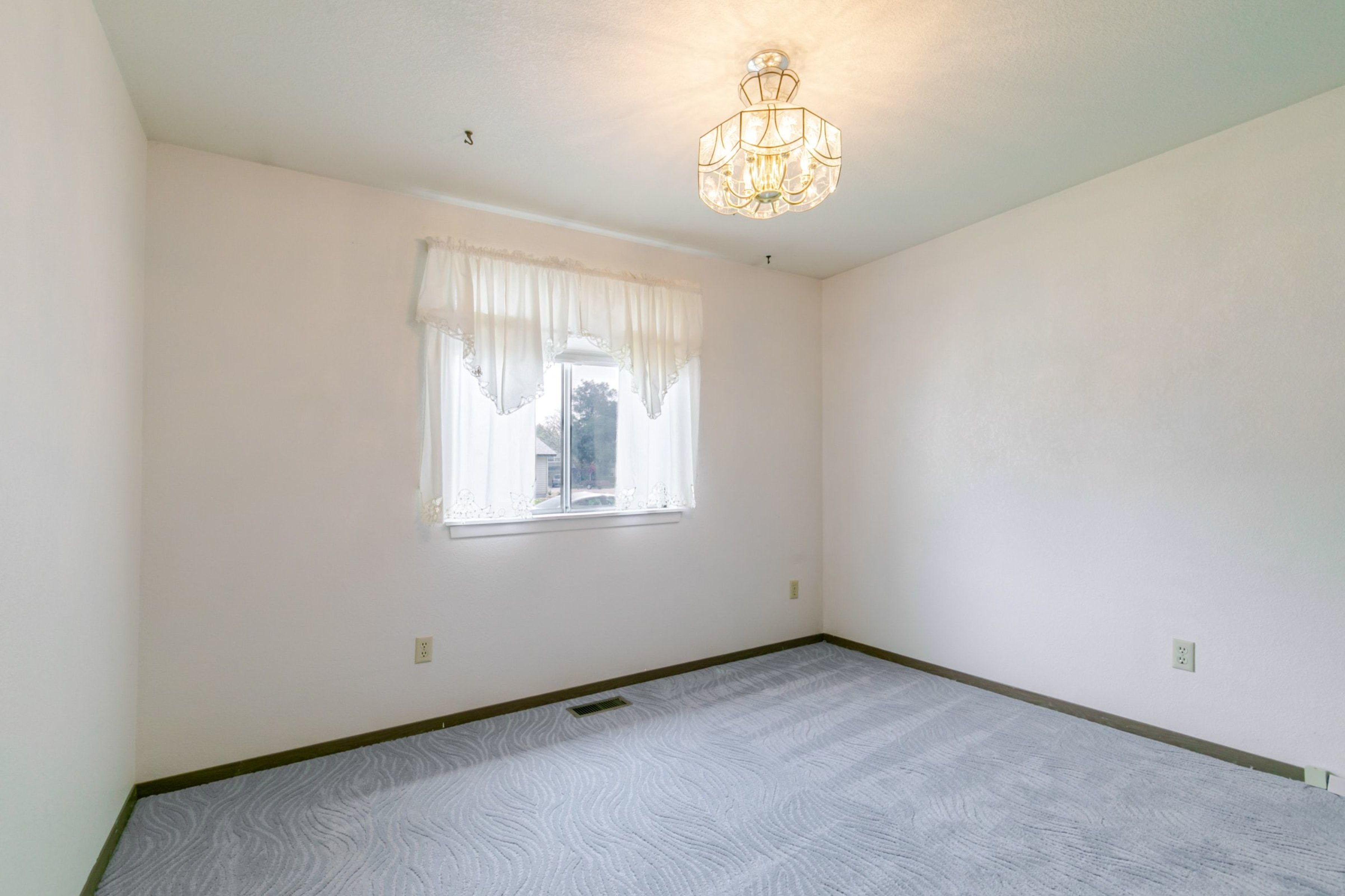  Parklike Yard With 3 Bedroom 2 Bath Home - 物件實景