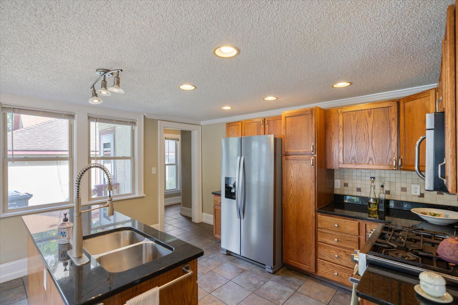 Minneapolis, Minnesota, 55418, United States, 4 Bedrooms Bedrooms, ,2 BathroomsBathrooms,Residential,For Sale,1970458