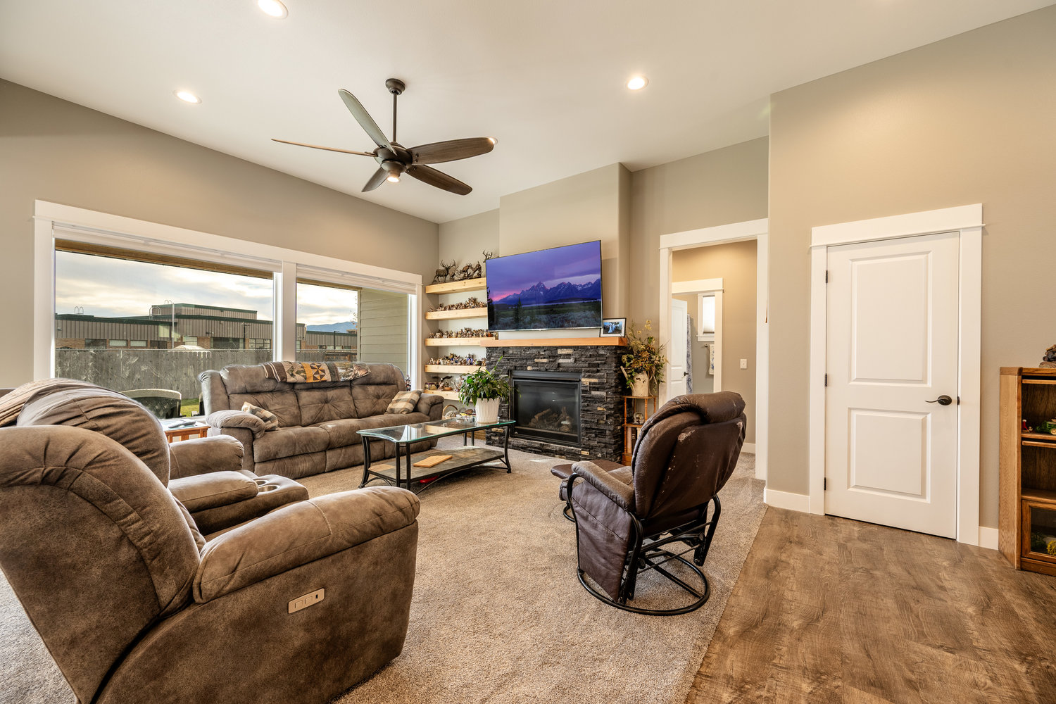 Ranchester, Wyoming, 82839, United States, 3 Bedrooms Bedrooms, ,2 BathroomsBathrooms,Residential,For Sale,2000081