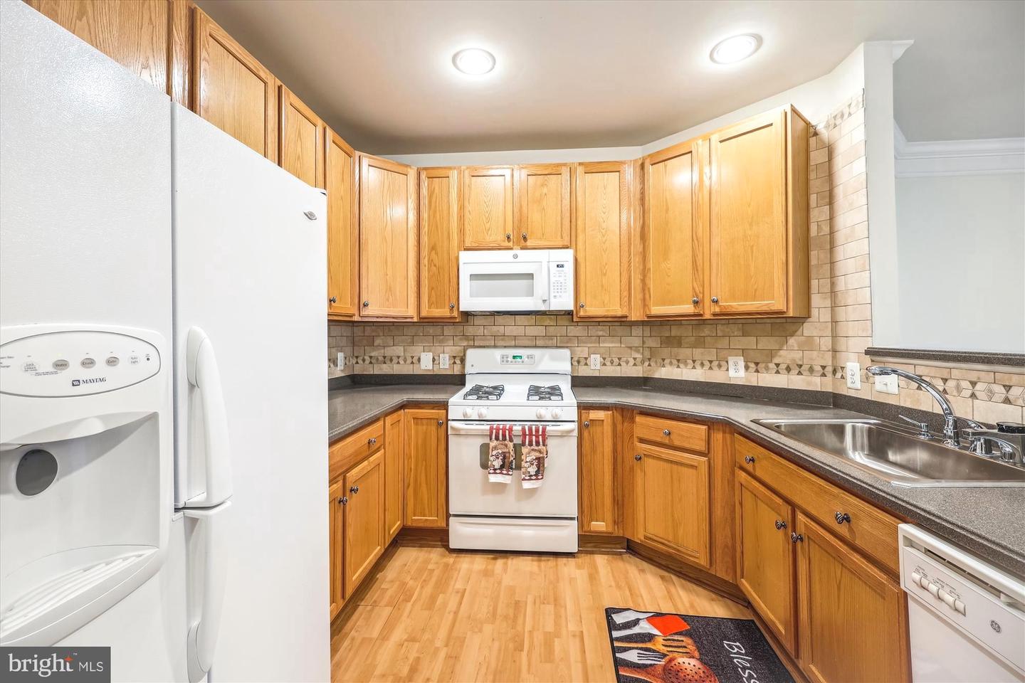 Rockville, Maryland, 20850, United States, 2 Bedrooms Bedrooms, ,2 BathroomsBathrooms,Residential,For Sale,1859700