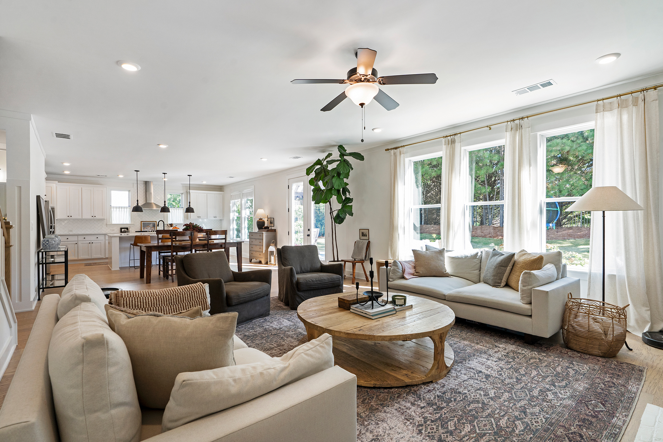  Beautifully Designed Home in the Desirable Kelly Mill Reserve Community - 物件實景