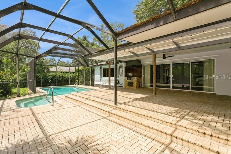 Dunedin, Florida, 34698, United States, 3 Bedrooms Bedrooms, ,2 BathroomsBathrooms,Residential,For Sale,1857306