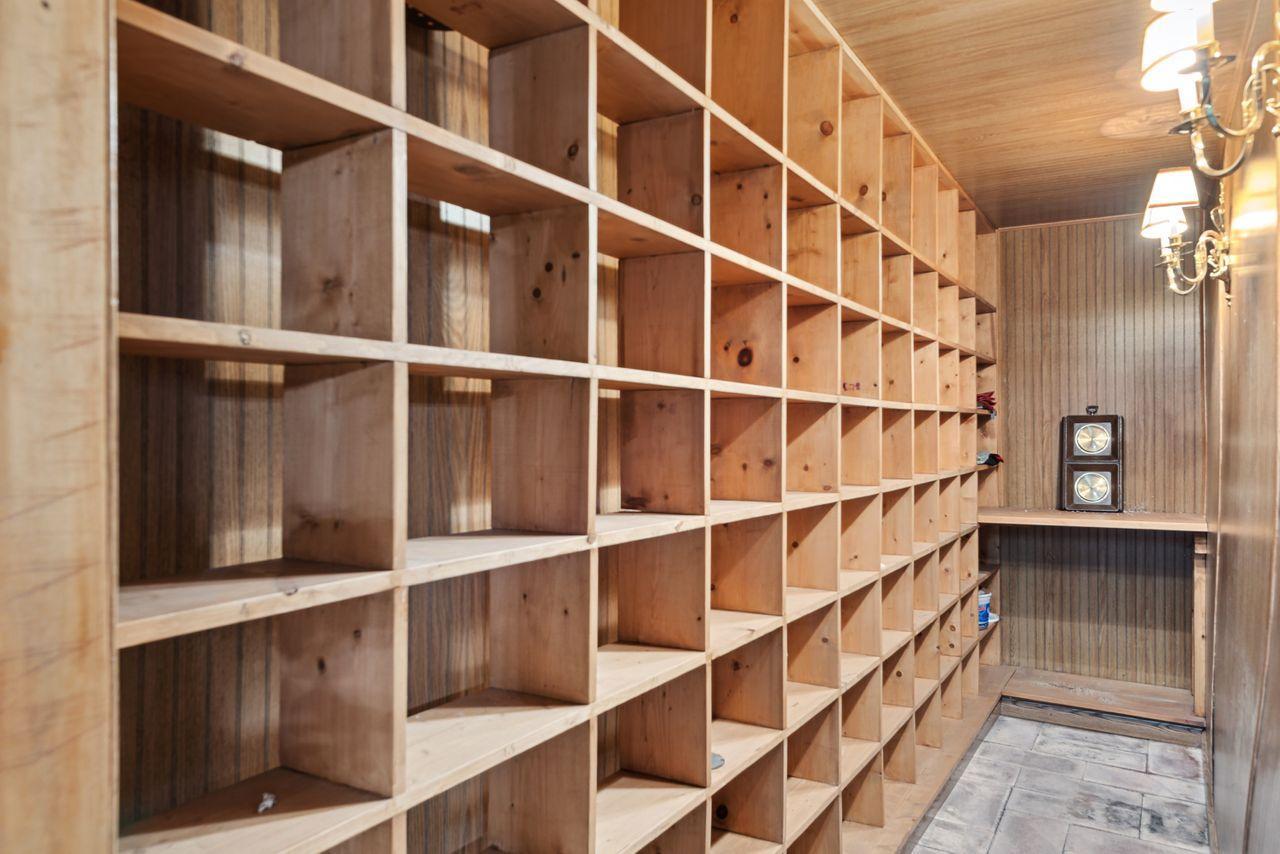 Saint Paul, Minnesota, 55102, United States, 4 Bedrooms Bedrooms, ,3 BathroomsBathrooms,Residential,For Sale,1994503