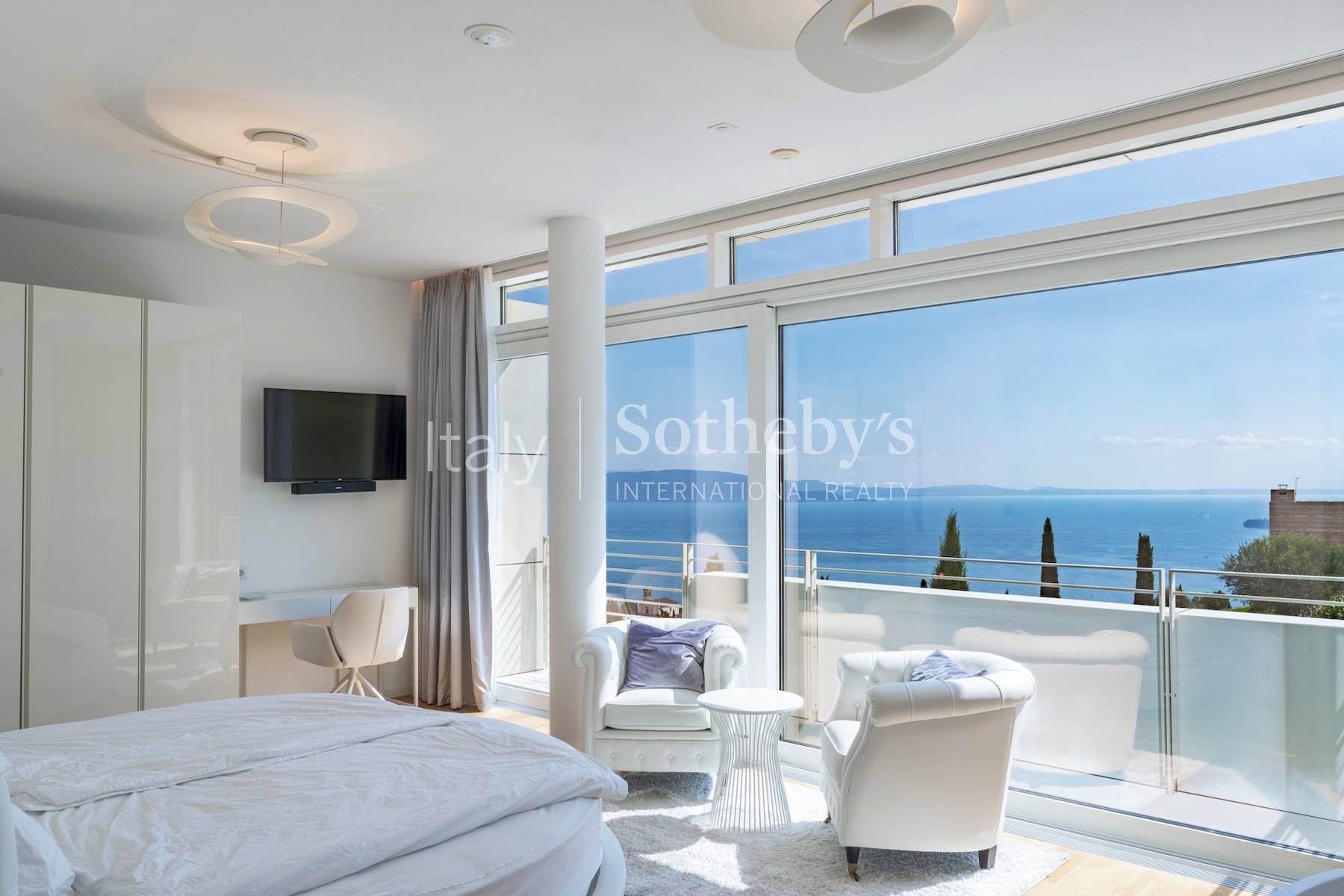  Lake view villa designed by architect Richard Meier - 物件實景