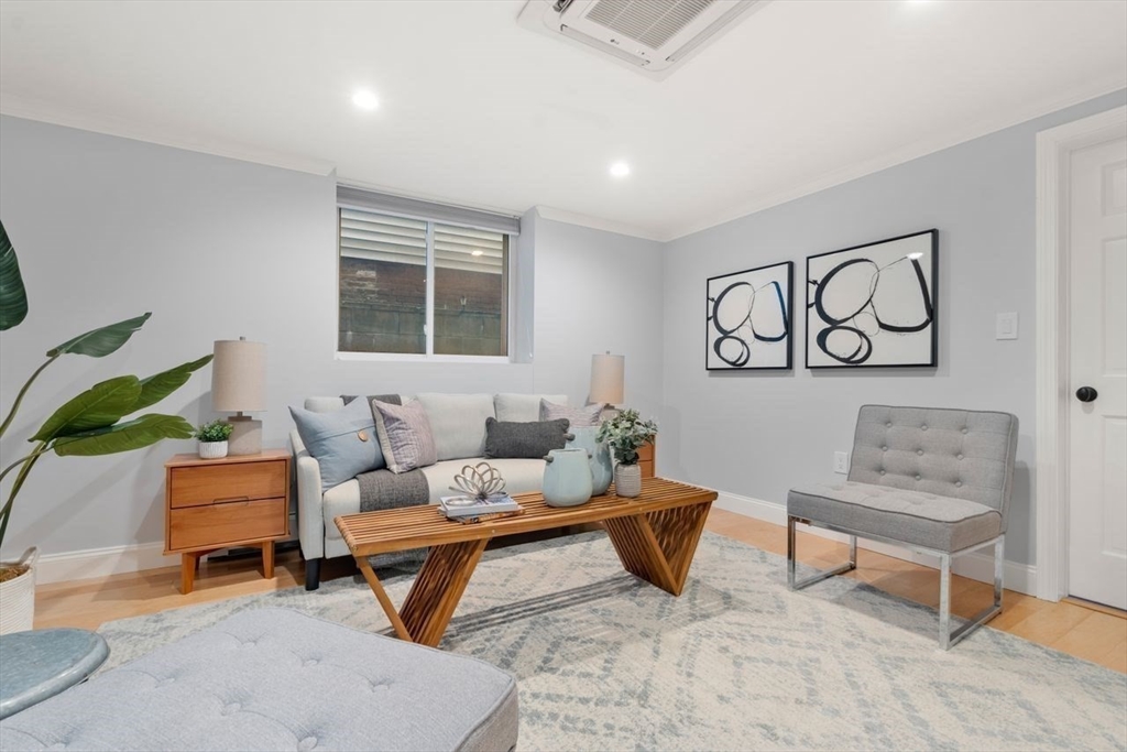Cambridge, Massachusetts, 02139, United States, 5 Bedrooms Bedrooms, ,3 BathroomsBathrooms,Residential,For Sale,1939167