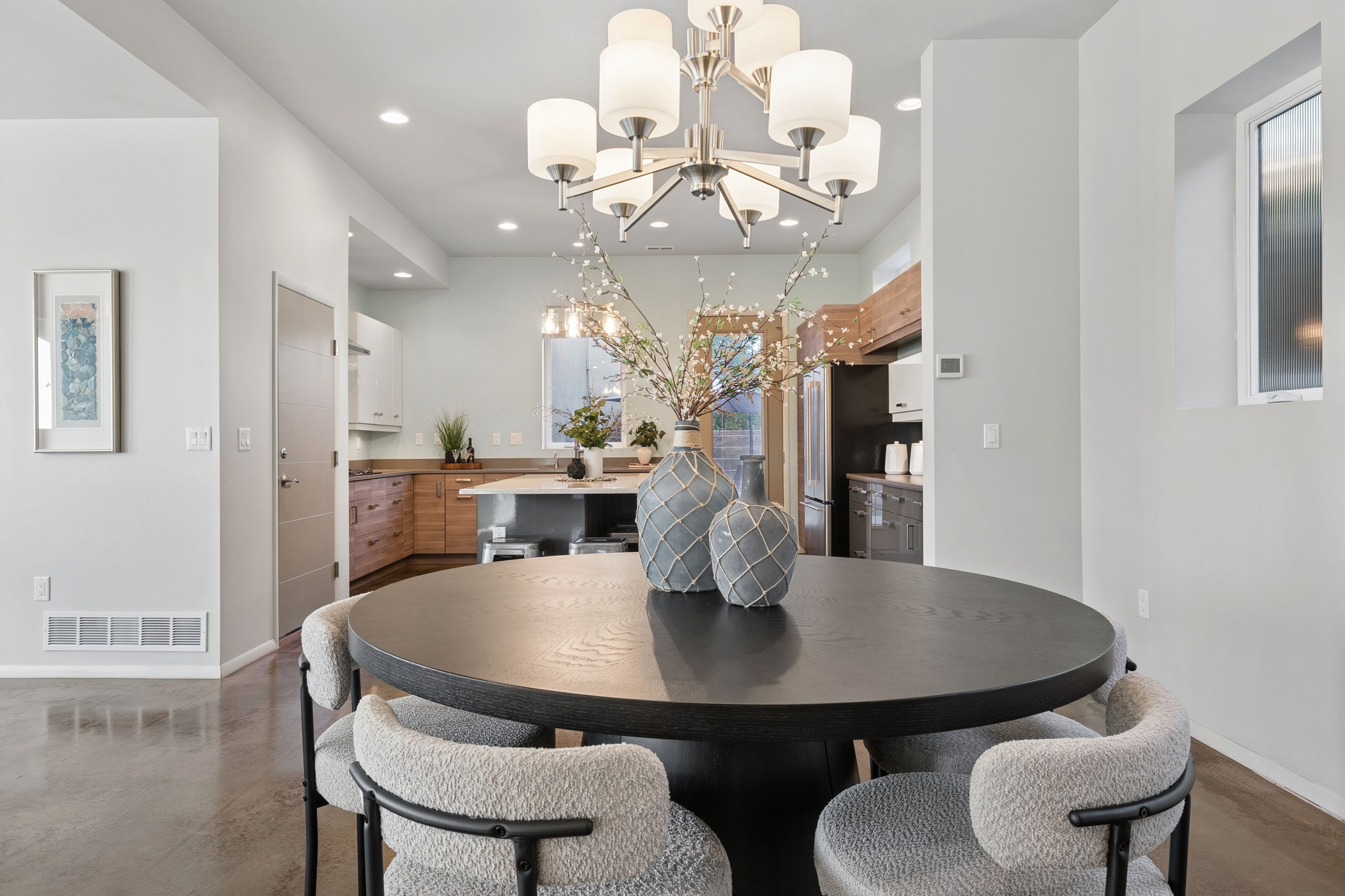  Architect-Designed Westside Home with Two Garages - 物件實景
