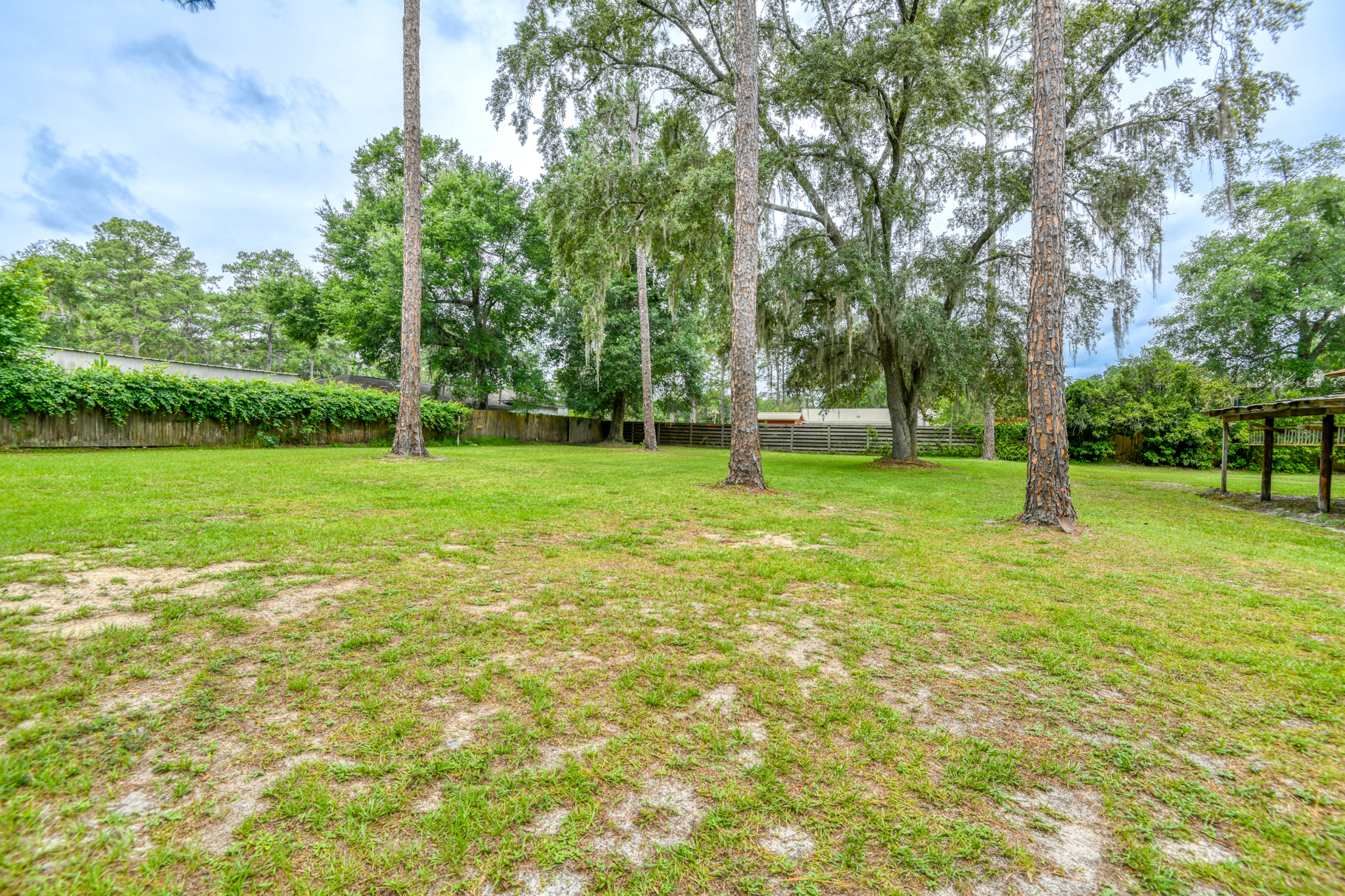 Palatka, Florida, 32177, United States, 4 Bedrooms Bedrooms, ,3 BathroomsBathrooms,Residential,For Sale,1865874
