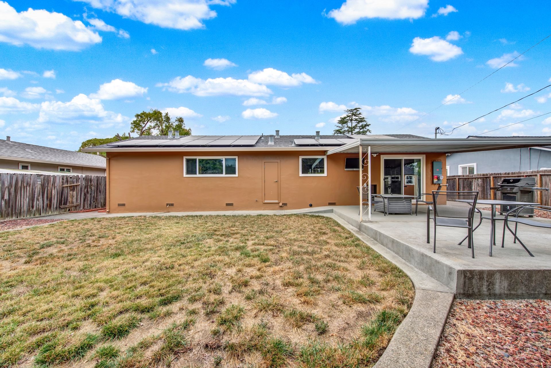  Wonderfully Updated Browns Valley Home - 物件實景