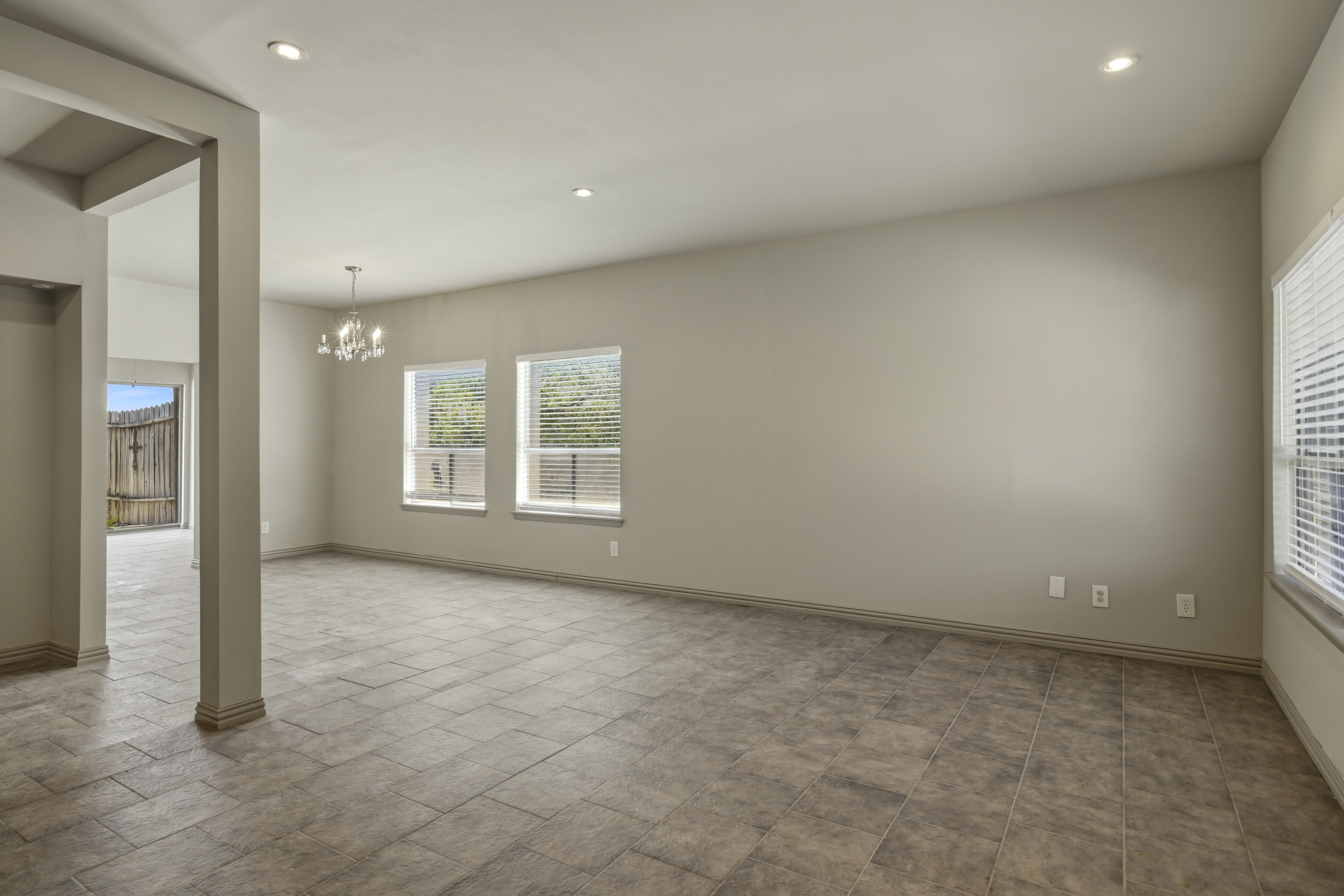  Move-In Ready Condo in Prime Location - 物件實景
