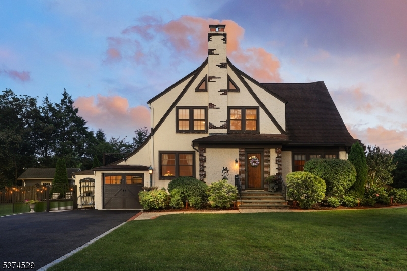 Westfield Town, New Jersey, 07090, United States, 3 Bedrooms Bedrooms, ,2 BathroomsBathrooms,Residential,For Sale,1940916