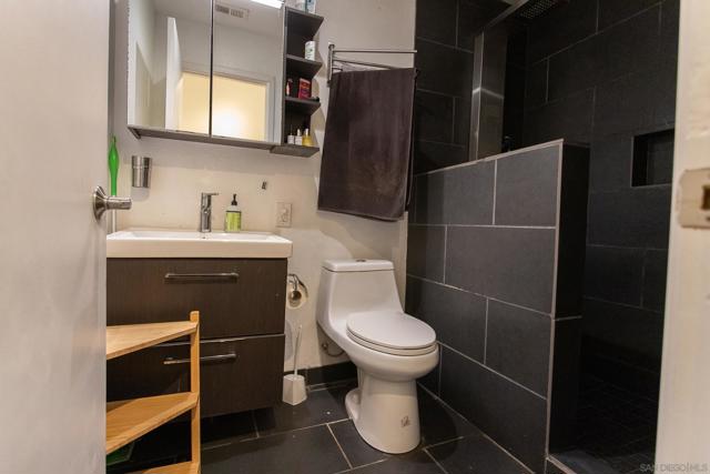 Spring Valley, California, 91977, United States, 4 Bedrooms Bedrooms, ,3 BathroomsBathrooms,Residential,For Sale,2009098