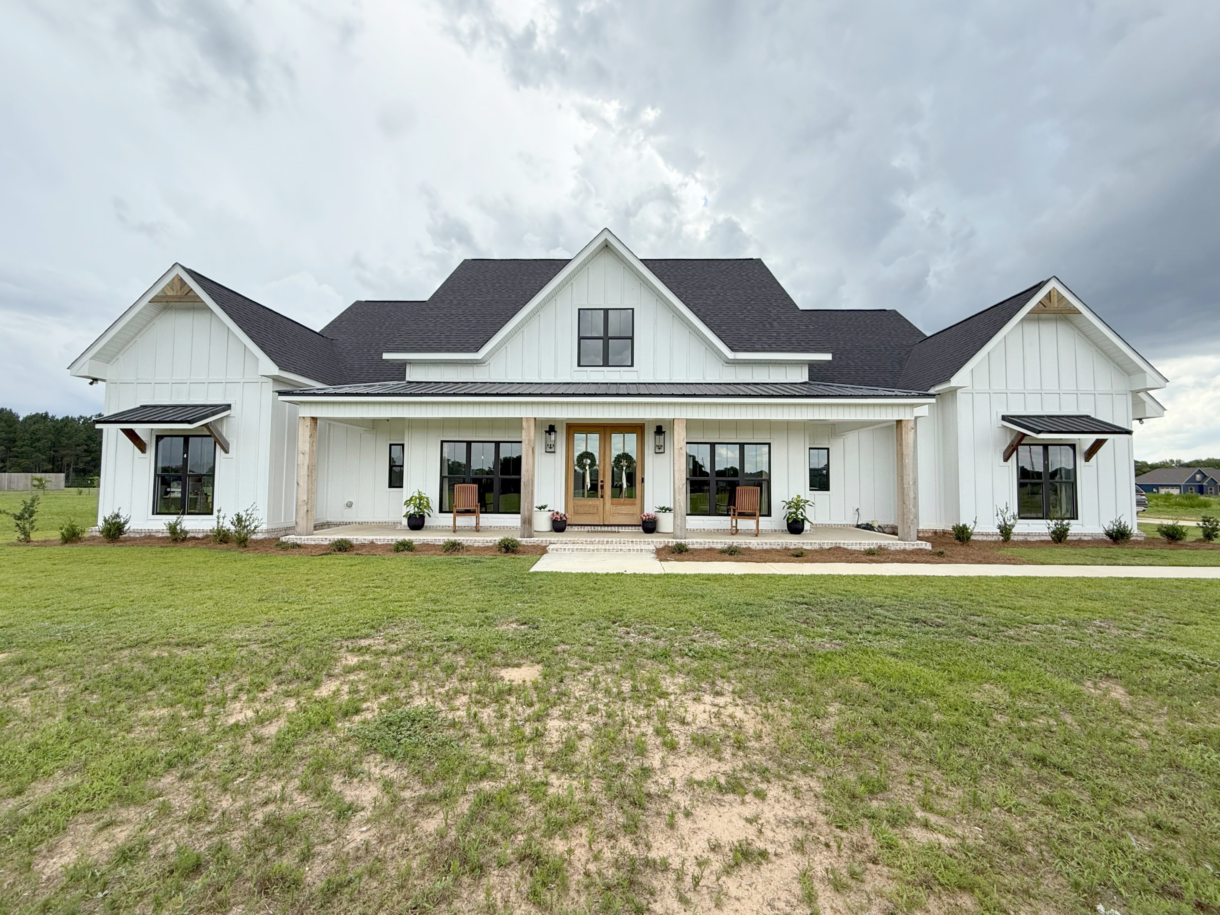 Headland, Alabama, 36345, United States, 4 Bedrooms Bedrooms, ,4 BathroomsBathrooms,Residential,For Sale,1977217