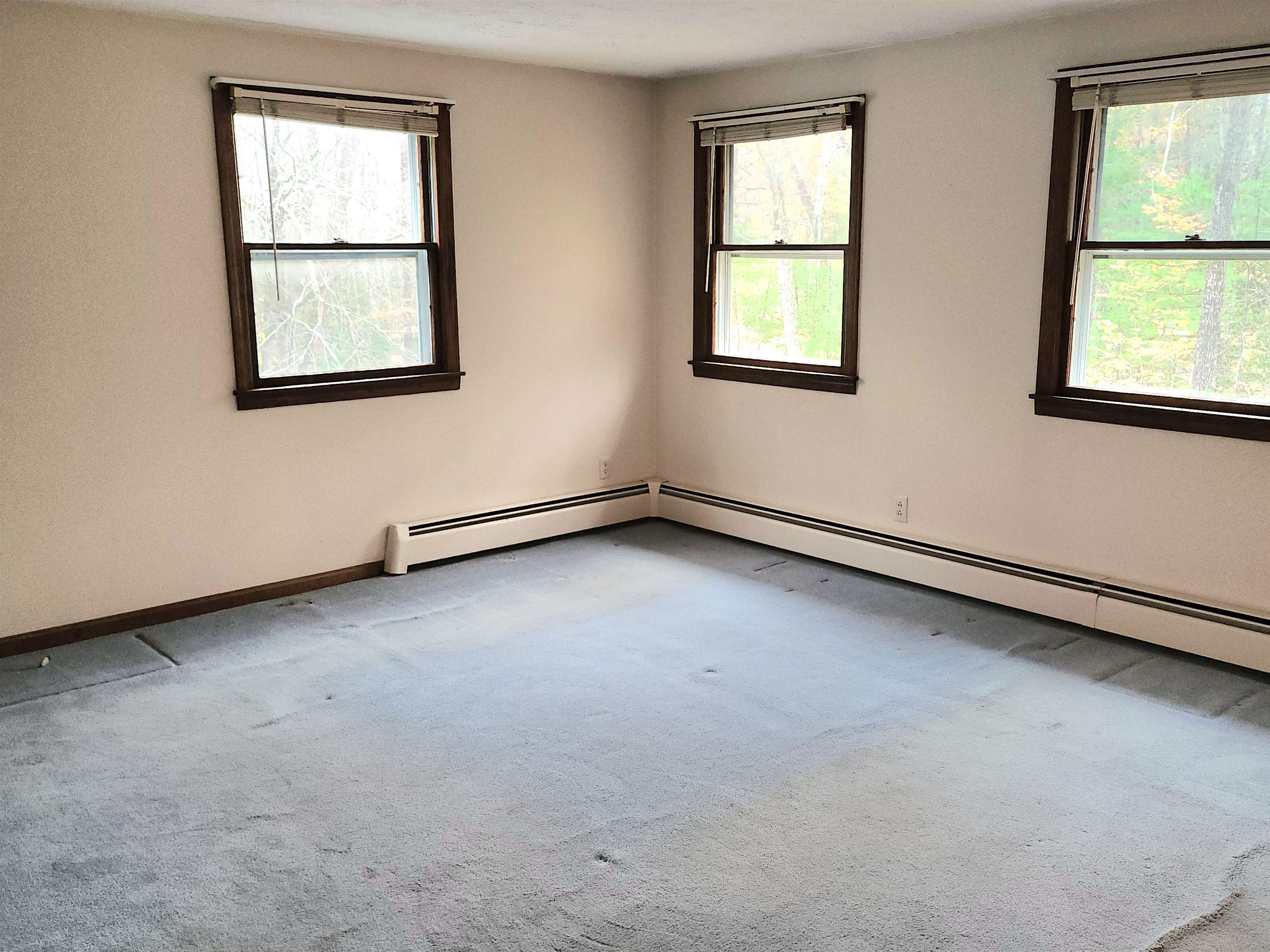 Bedford, New Hampshire, 03110, United States, 4 Bedrooms Bedrooms, ,2 BathroomsBathrooms,Residential,For Sale,1989395