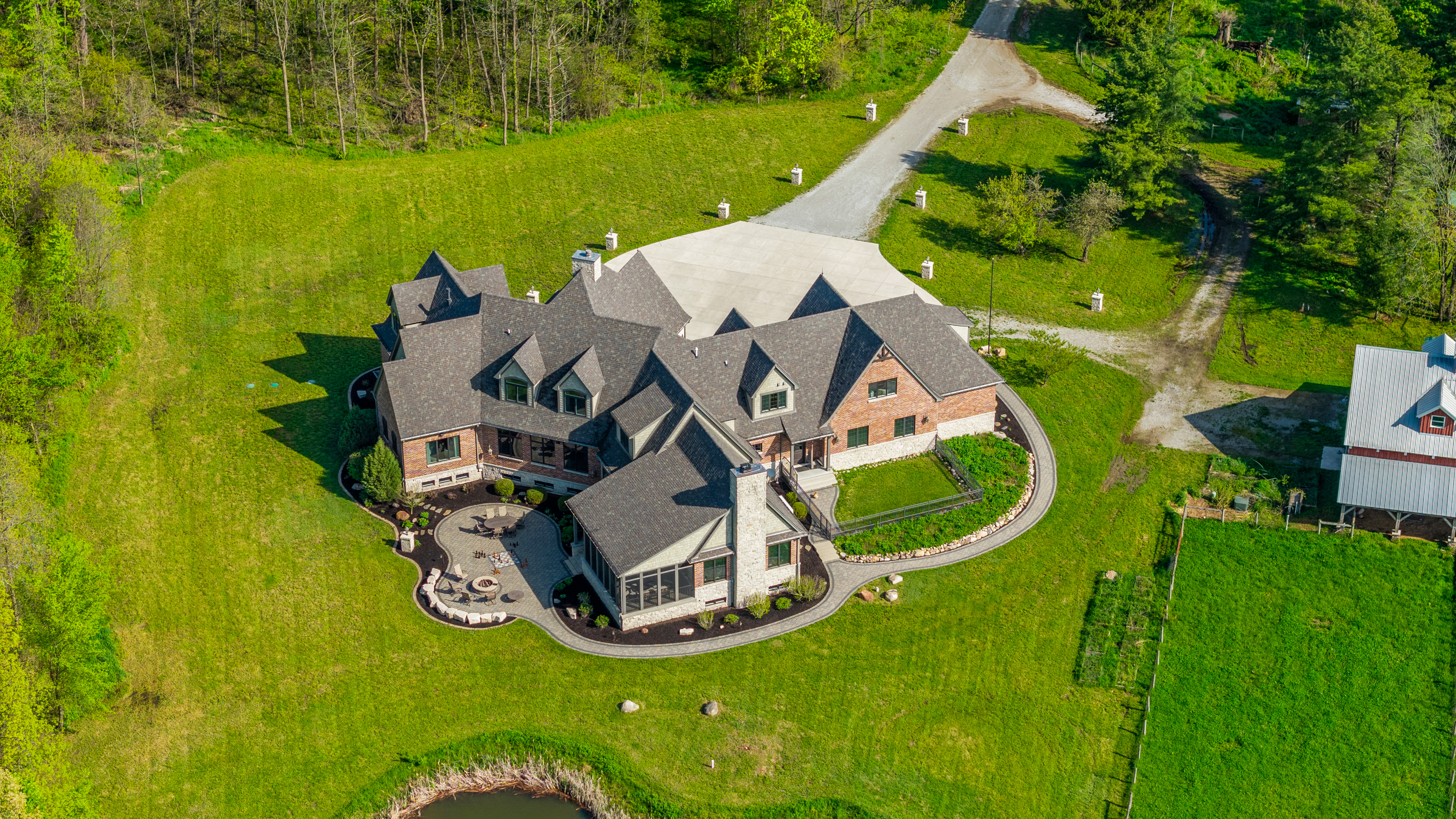  77+ Acre Estate Offering a Blend of Open Ground and Wooded Surroundings - 物件實景