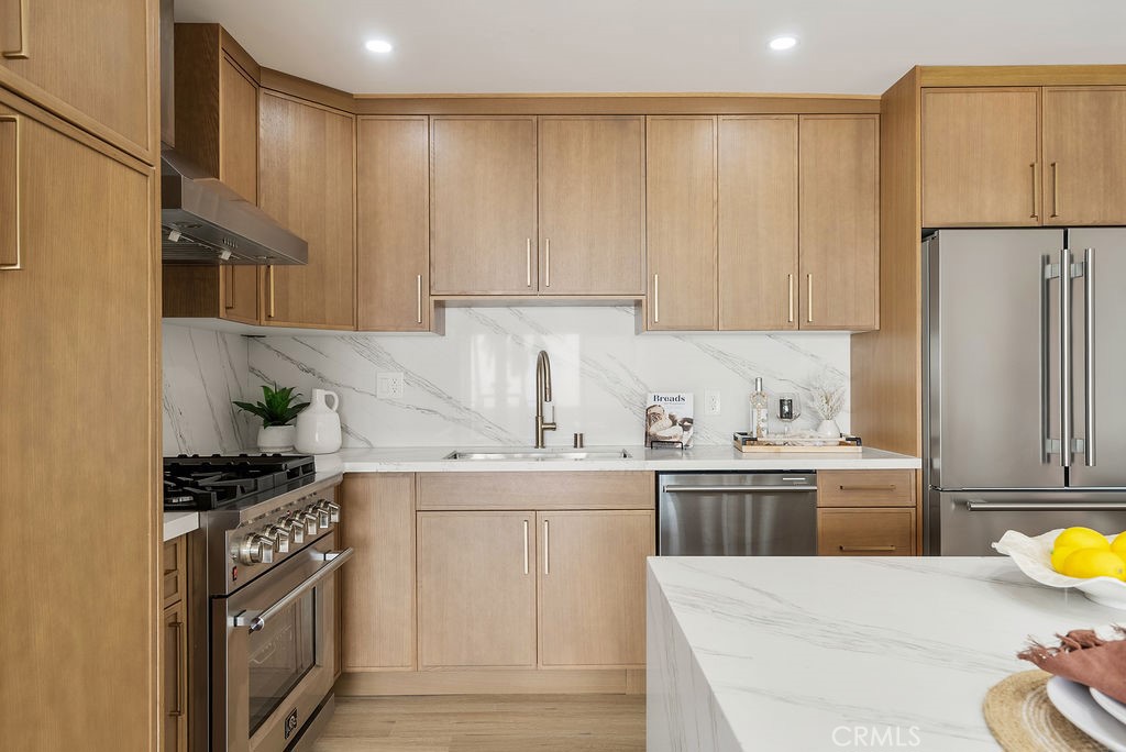 Long Beach, California, 90802, United States, 2 Bedrooms Bedrooms, ,2 BathroomsBathrooms,Residential,For Sale,1994707