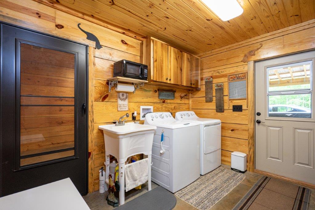 LaGrange, Georgia, 30240, United States, 2 Bedrooms Bedrooms, ,2 BathroomsBathrooms,Residential,For Sale,1865221