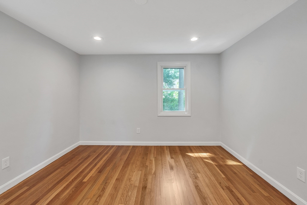 North Attleboro, Massachusetts, 02760, United States, 3 Bedrooms Bedrooms, ,Residential,For Sale,1872136