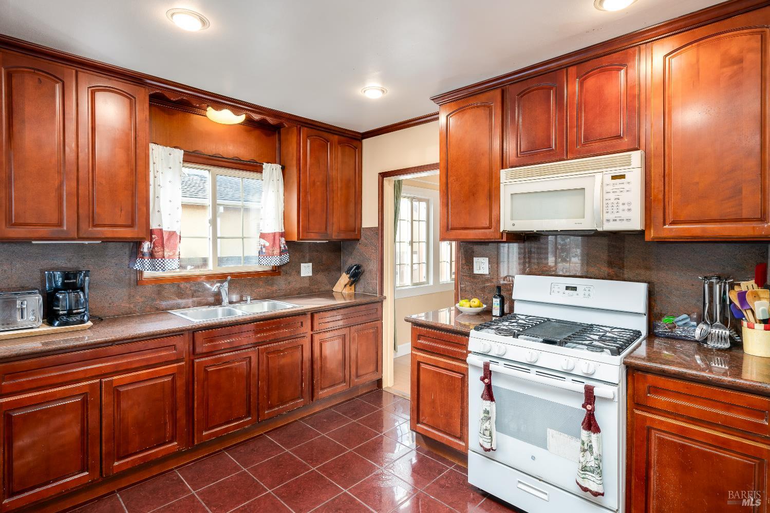 Richmond, California, 94804, United States, 2 Bedrooms Bedrooms, ,2 BathroomsBathrooms,Residential,For Sale,1892898