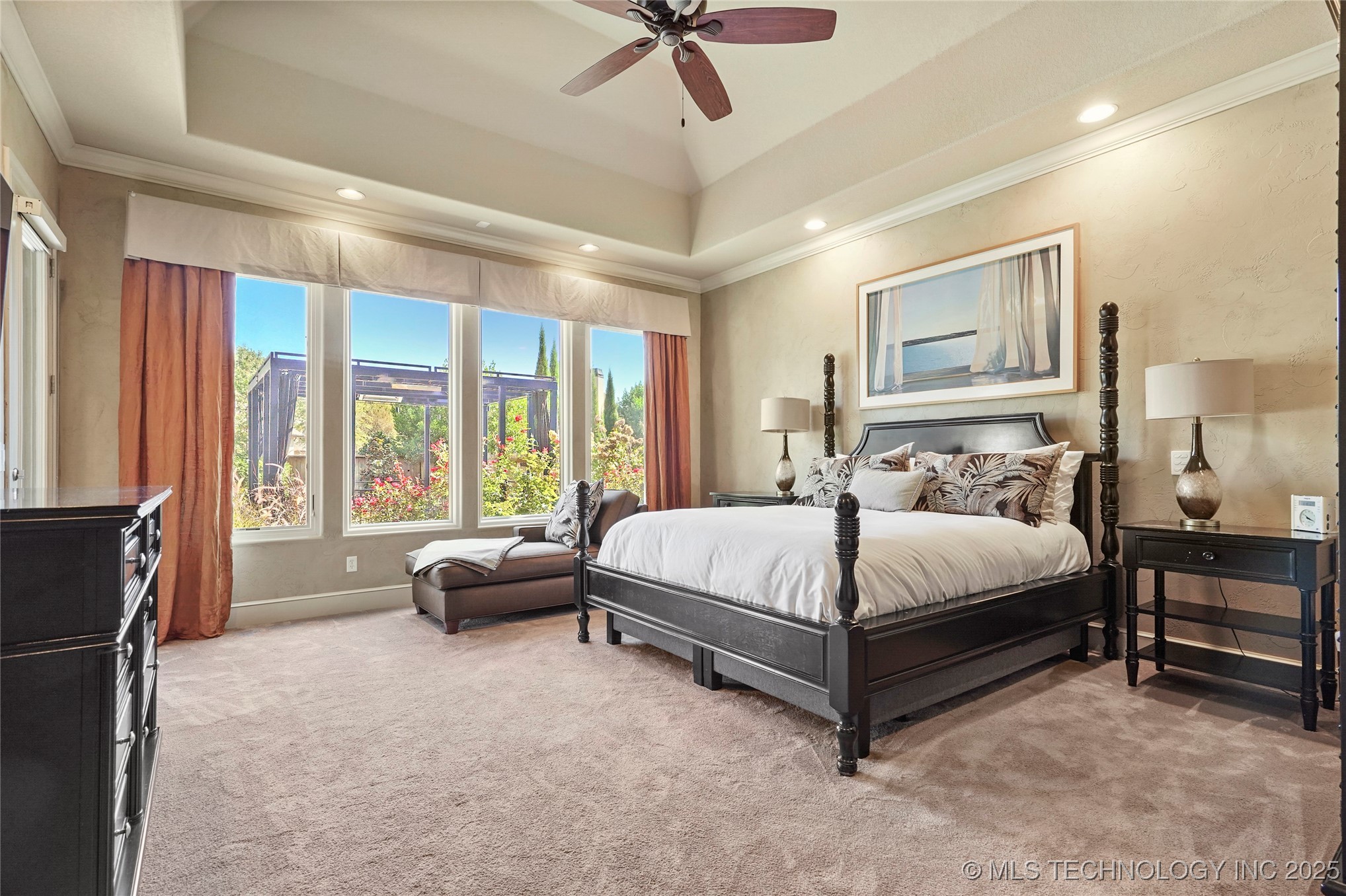 Tulsa, Oklahoma, 74137, United States, 5 Bedrooms Bedrooms, ,5 BathroomsBathrooms,Residential,For Sale,1990316