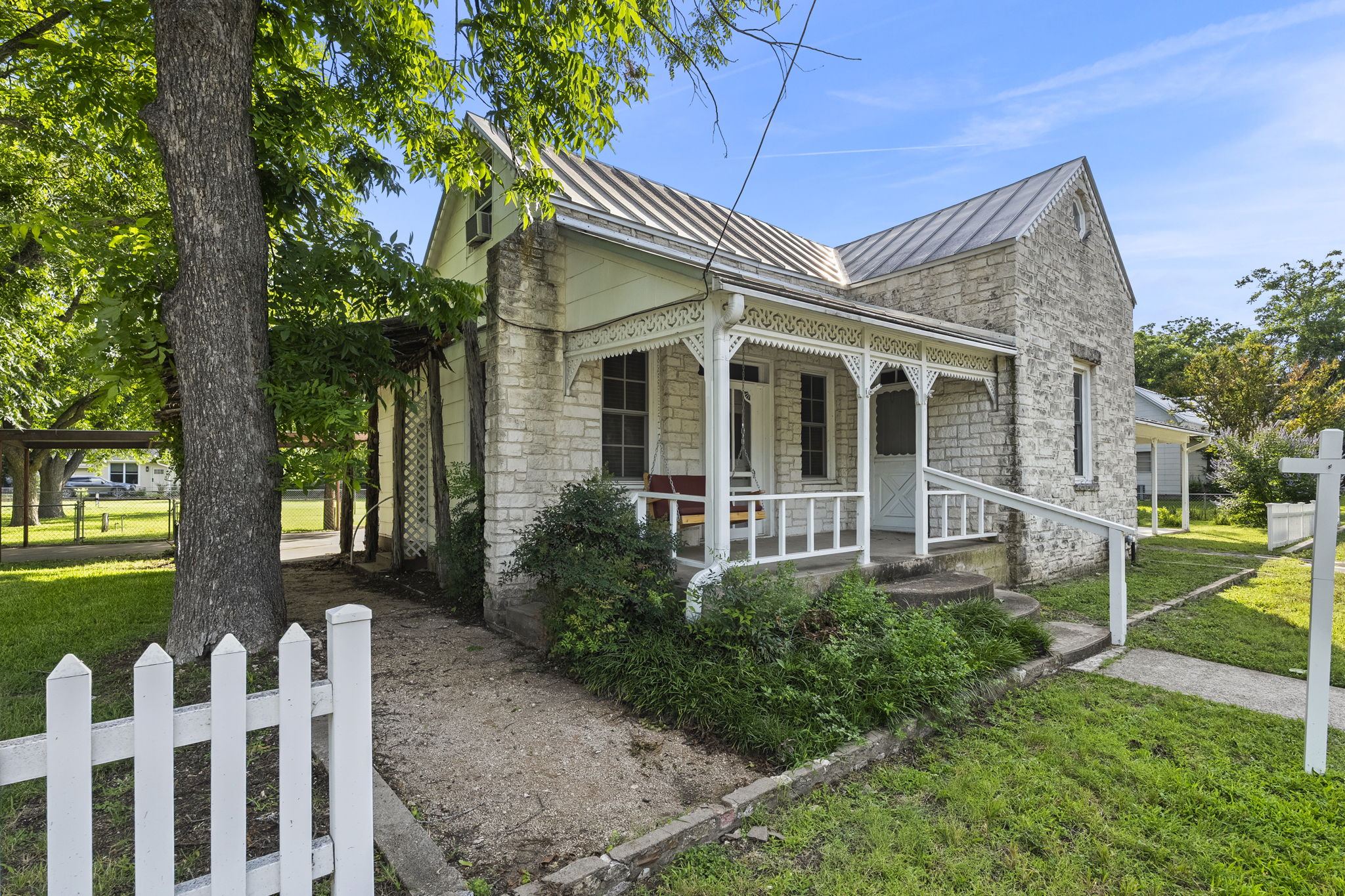  501 West Creek Street, Fredericksburg, TX 78624 - 物件實景