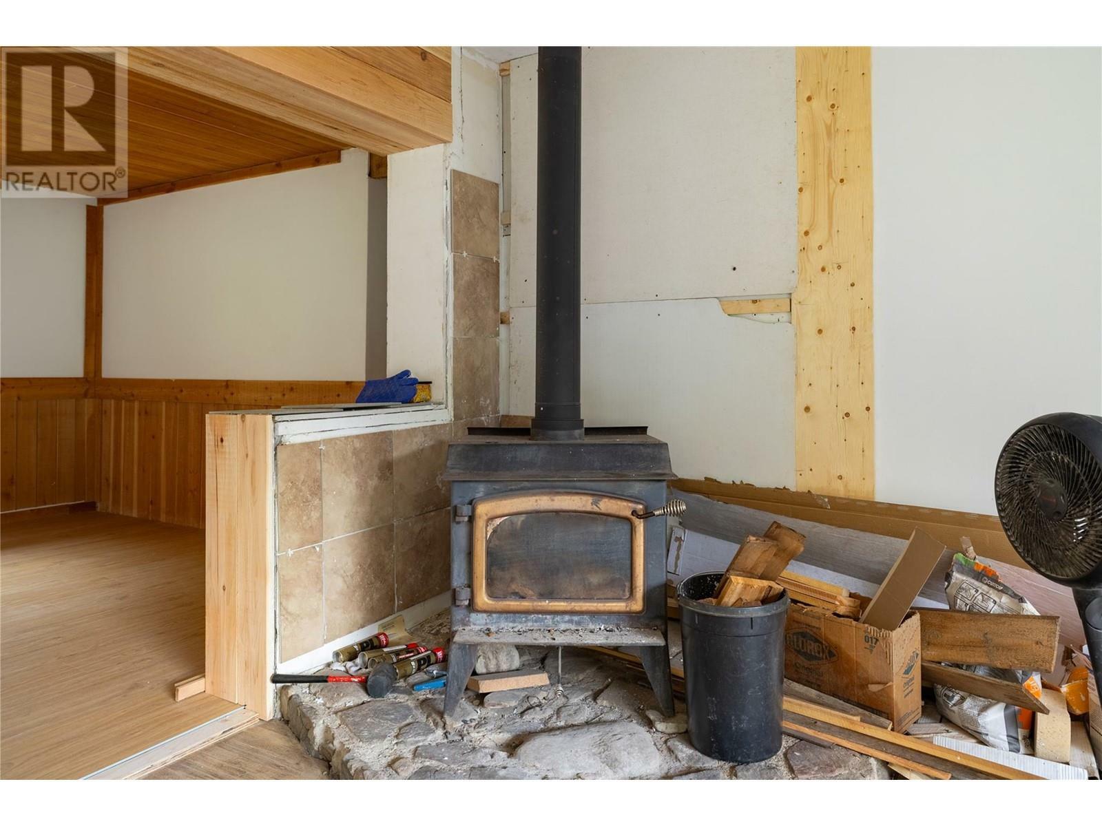LUMBY, British Columbia, V0E 2G1, CA, 3 Bedrooms Bedrooms, ,2 BathroomsBathrooms,Residential,For Sale,1838495