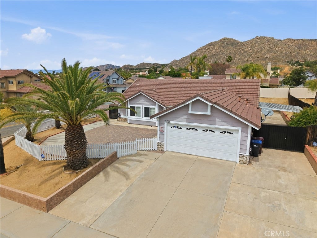 Moreno Valley, California, 92557, United States, 3 Bedrooms Bedrooms, ,2 BathroomsBathrooms,Residential,For Sale,2040659