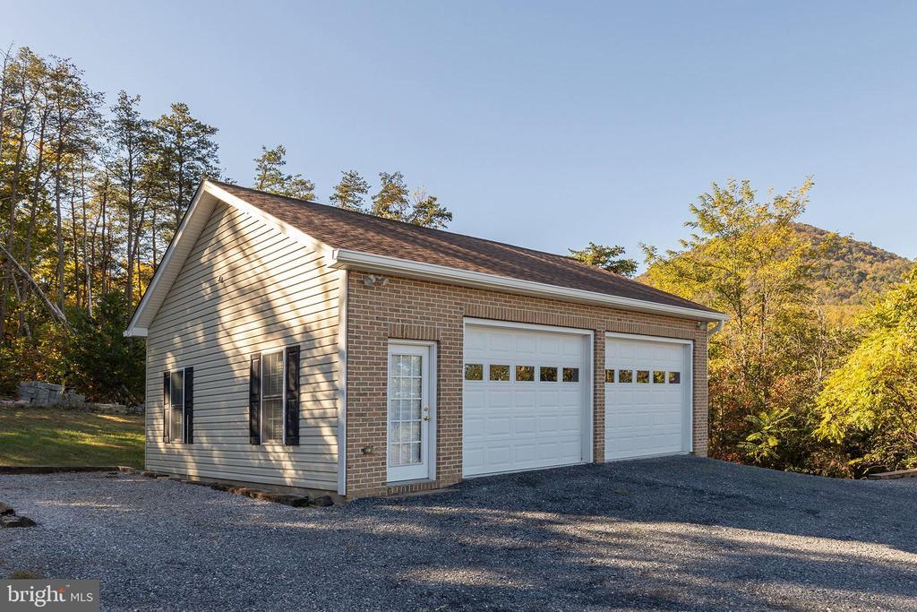 Strasburg, Virginia, 22657, United States, 2 Bedrooms Bedrooms, ,2 BathroomsBathrooms,Residential,For Sale,1996820