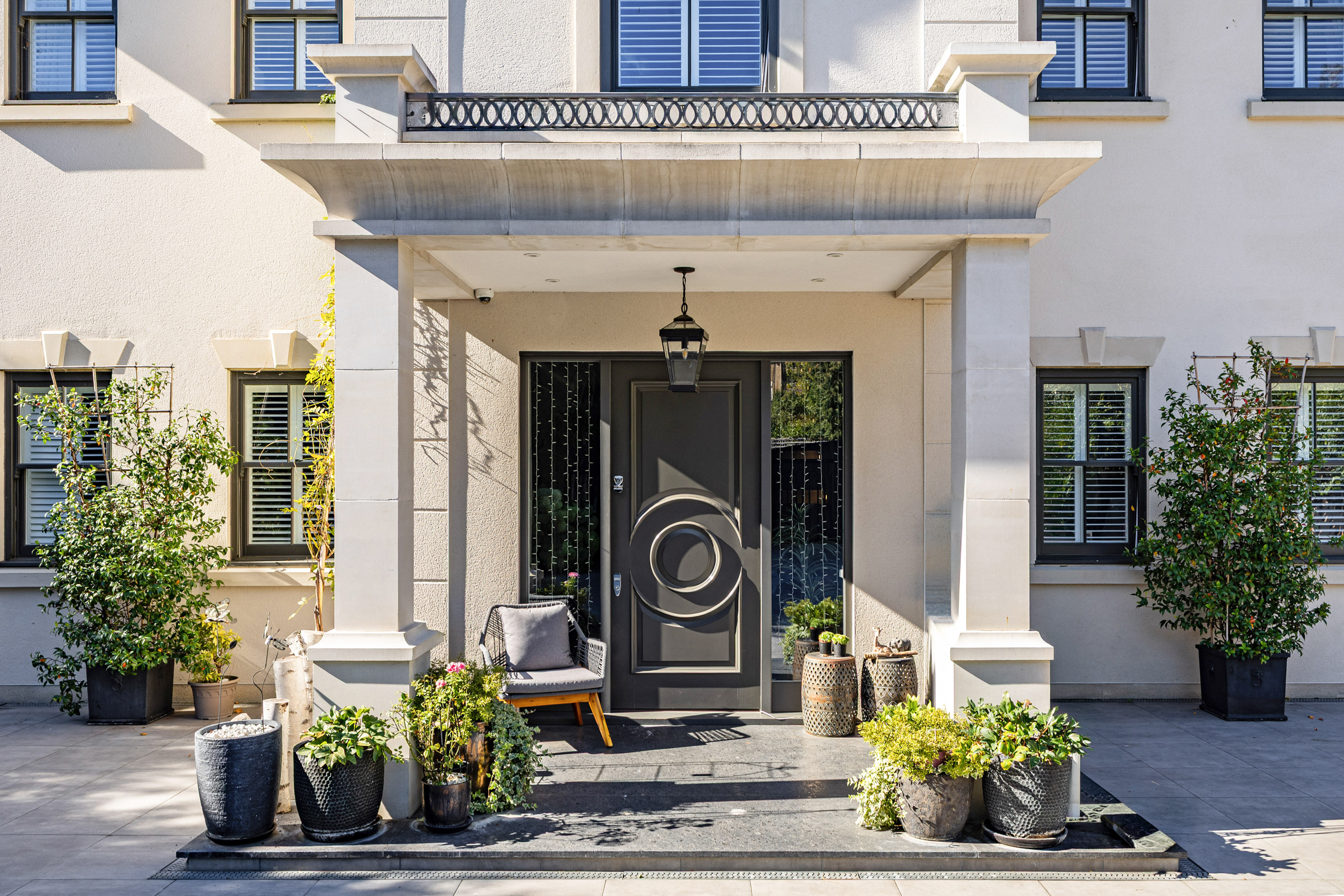  A seven-bedroom Cobham home with a swimming pool and landscaped gardens - 物件實景