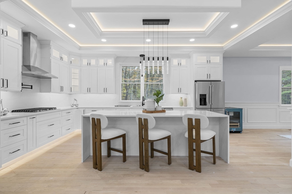 Bedford, Massachusetts, 01730, United States, 4 Bedrooms Bedrooms, ,5 BathroomsBathrooms,Residential,For Sale,1984160