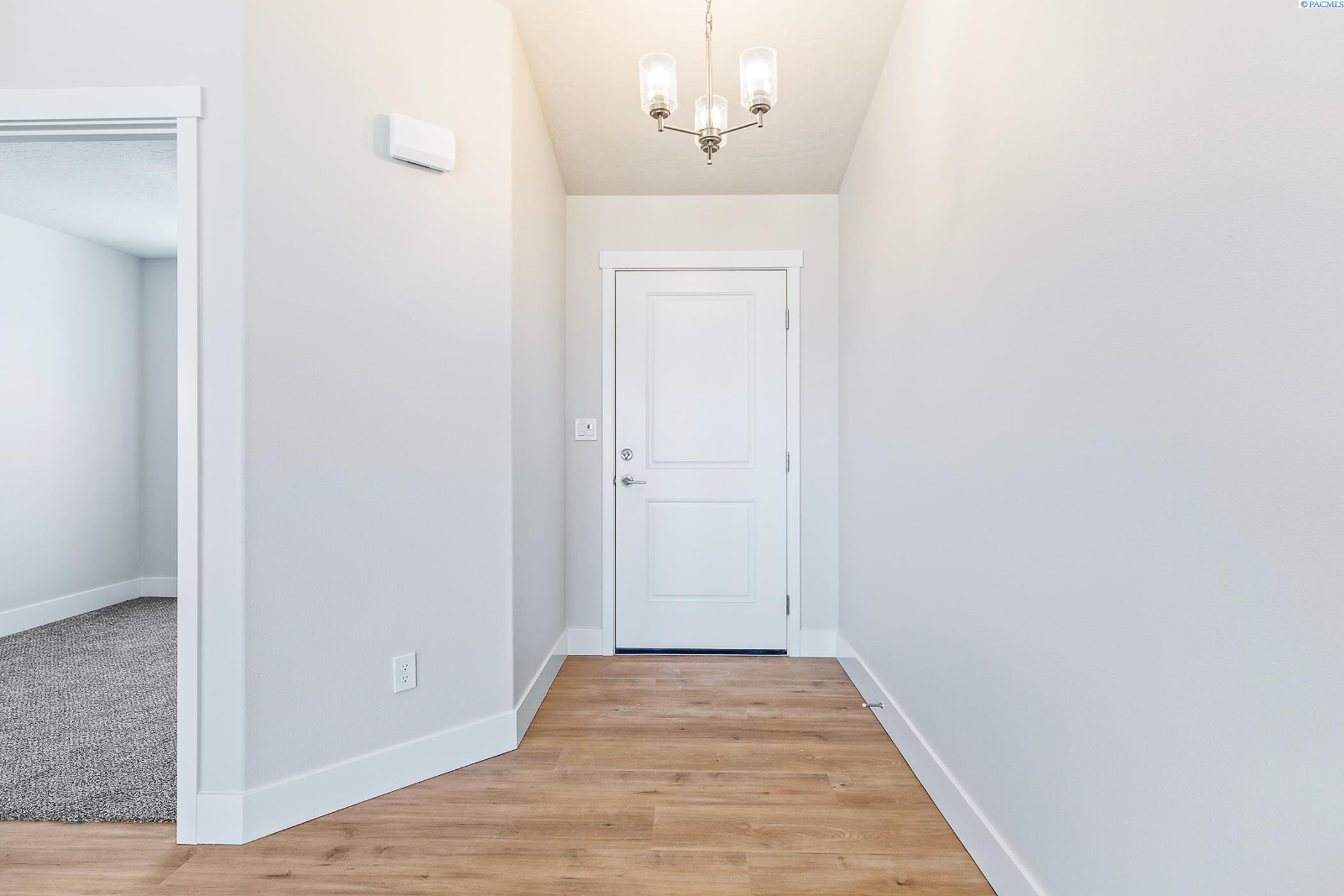 Kennewick, Washington, 99338, United States, 3 Bedrooms Bedrooms, ,1 BathroomBathrooms,Residential,For Sale,1803967