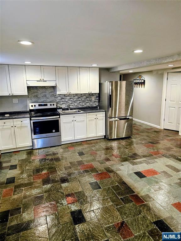 Clifton, New Jersey, 07012, United States, 6 Bedrooms Bedrooms, ,4 BathroomsBathrooms,Residential,For Sale,1984082