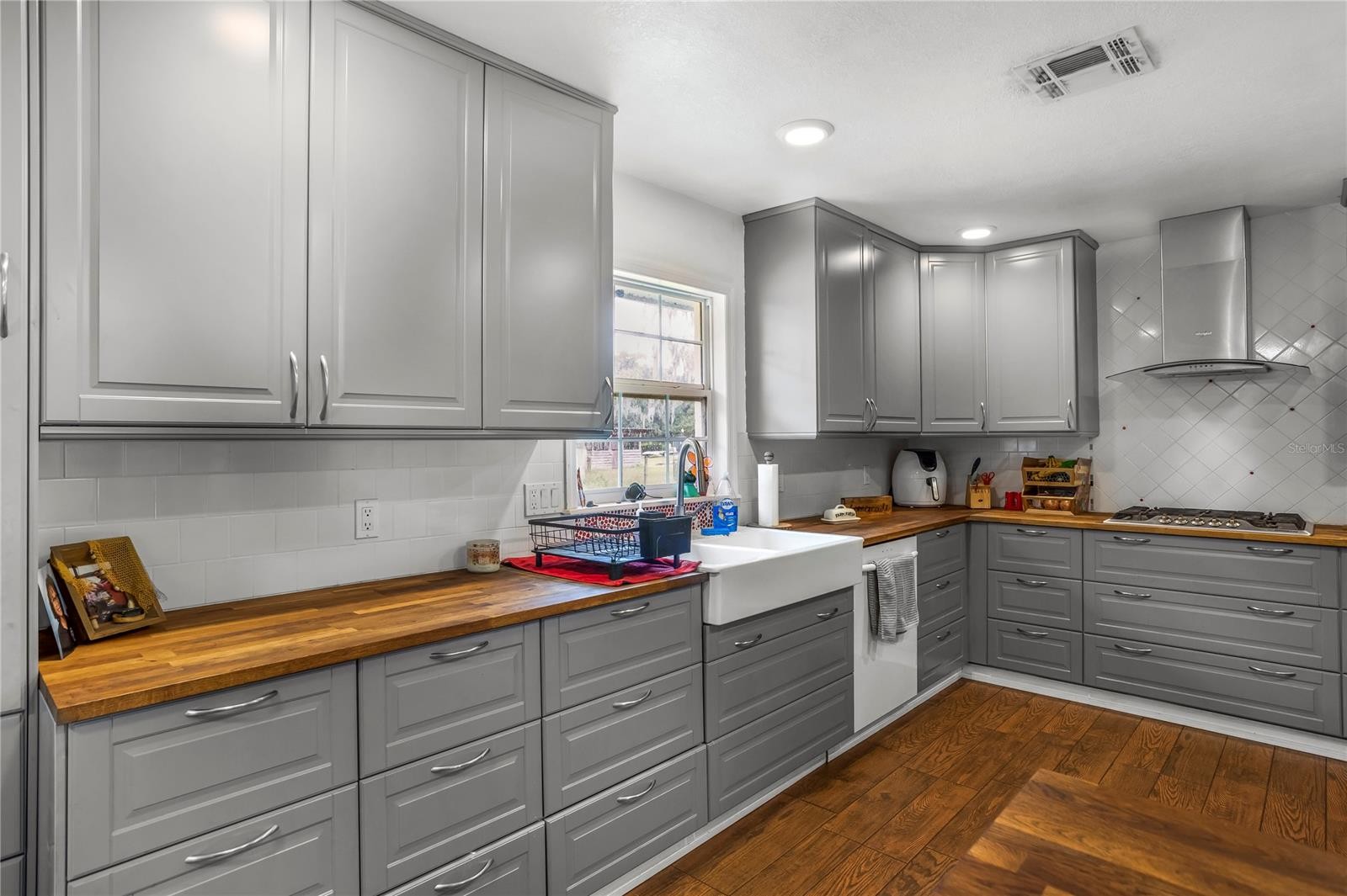 MIMS, Florida, 32754, United States, 3 Bedrooms Bedrooms, ,2 BathroomsBathrooms,Residential,For Sale,1878459