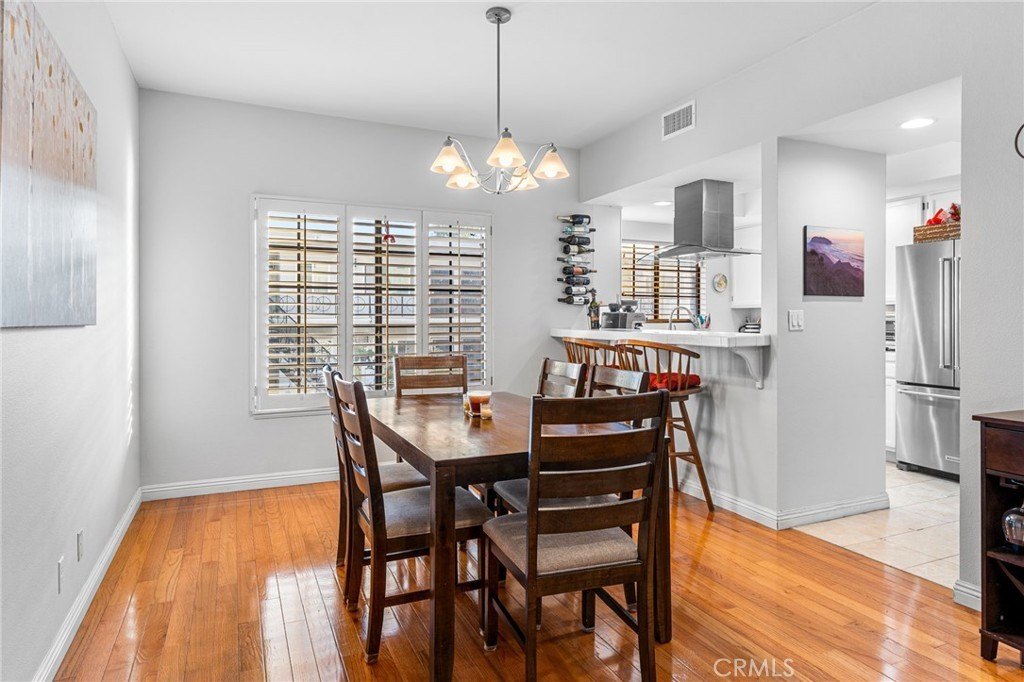 Pasadena, California, 91101, United States, 3 Bedrooms Bedrooms, ,3 BathroomsBathrooms,Residential,For Sale,1984224