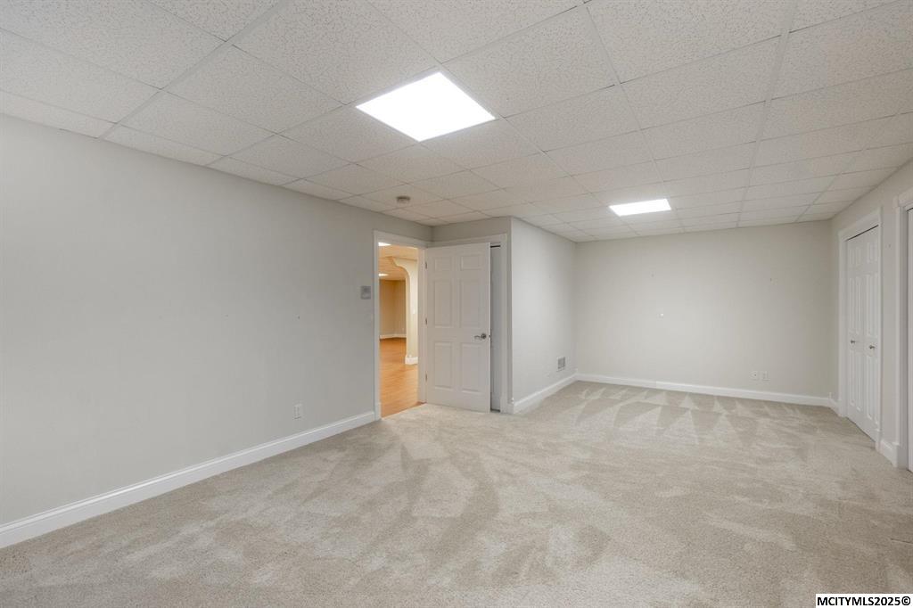 Mason City, Iowa, 50401, United States, 5 Bedrooms Bedrooms, ,4 BathroomsBathrooms,Residential,For Sale,1973709