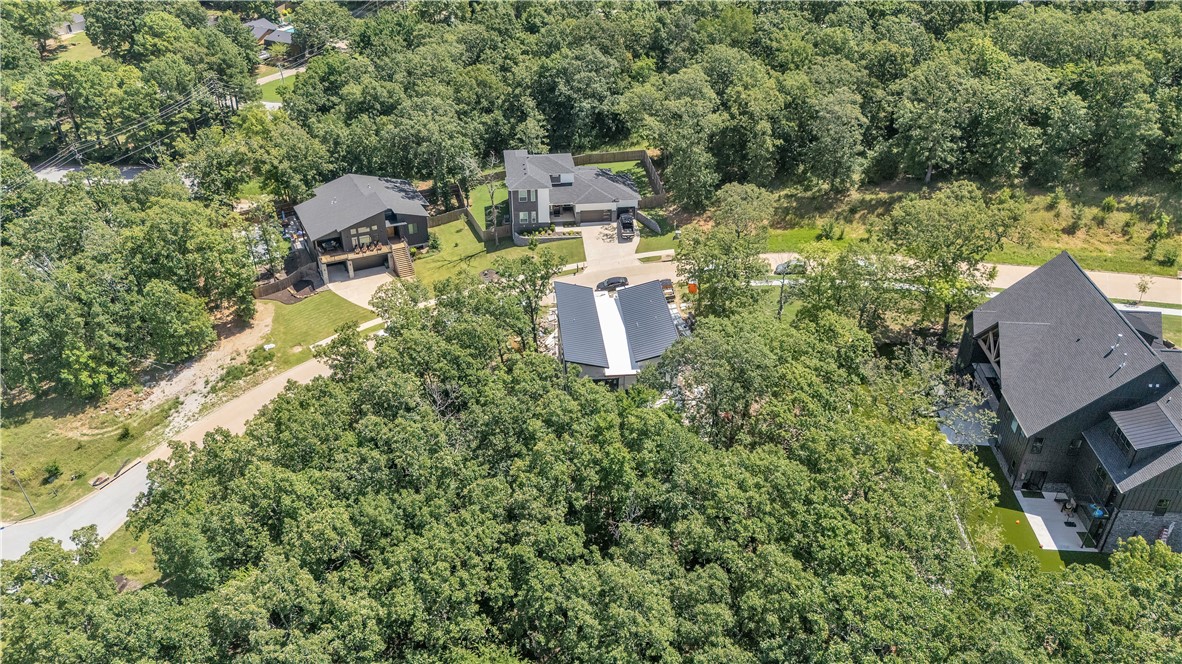 Fayetteville, Arkansas, 72703, United States, 4 Bedrooms Bedrooms, ,5 BathroomsBathrooms,Residential,For Sale,1902813