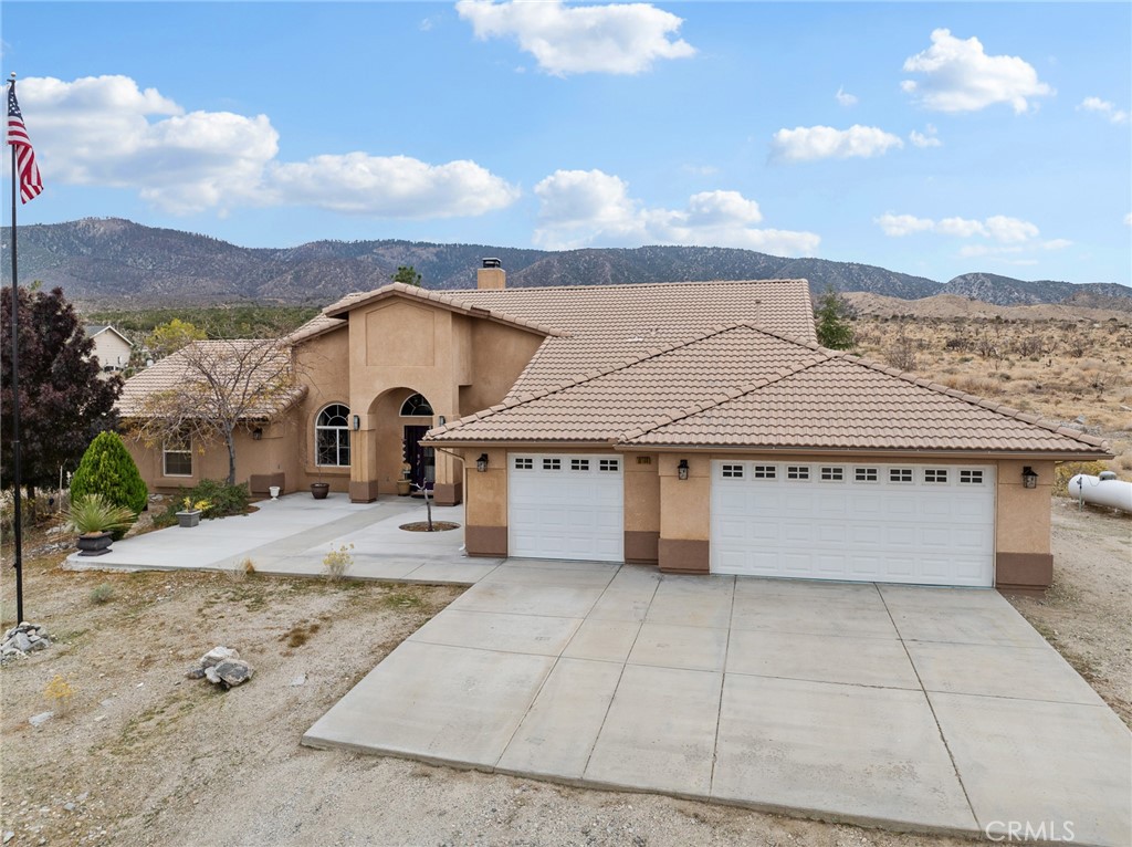 Pinon Hills, California, 92372, United States, 5 Bedrooms Bedrooms, ,3 BathroomsBathrooms,Residential,For Sale,1993354