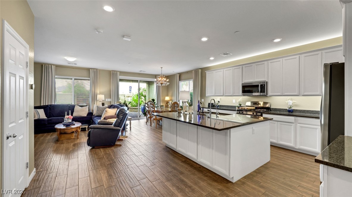 Henderson, Nevada, 89002, United States, 3 Bedrooms Bedrooms, ,3 BathroomsBathrooms,Residential,For Sale,1986221