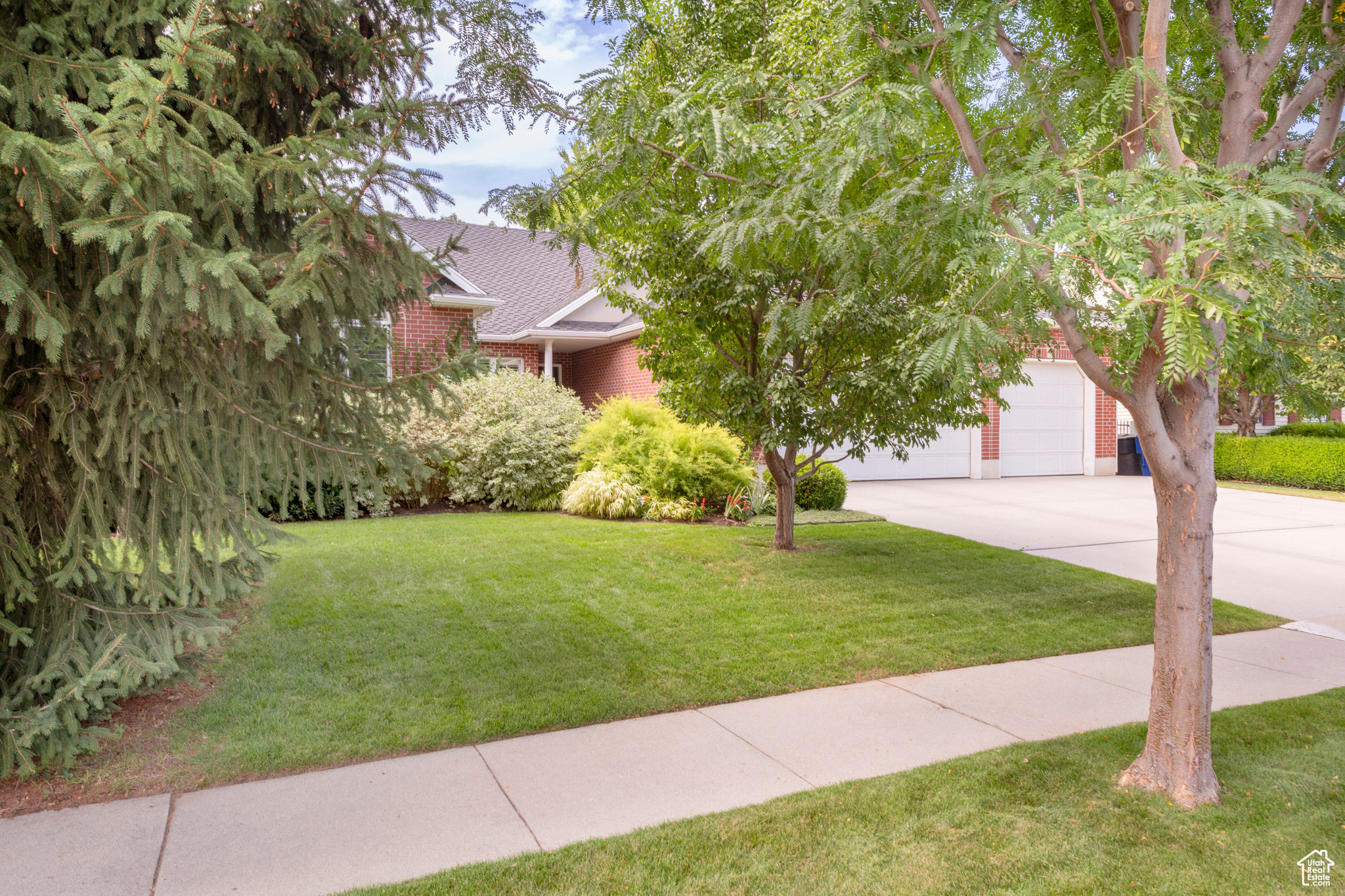 Murray, Utah, 84121, United States, 6 Bedrooms Bedrooms, ,2 BathroomsBathrooms,Residential,For Sale,1927419