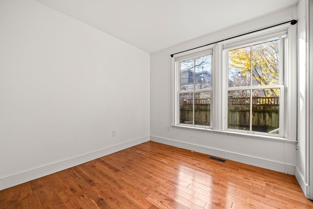 Cambridge, Massachusetts, 02141, United States, 4 Bedrooms Bedrooms, ,3 BathroomsBathrooms,Residential,For Sale,2001905