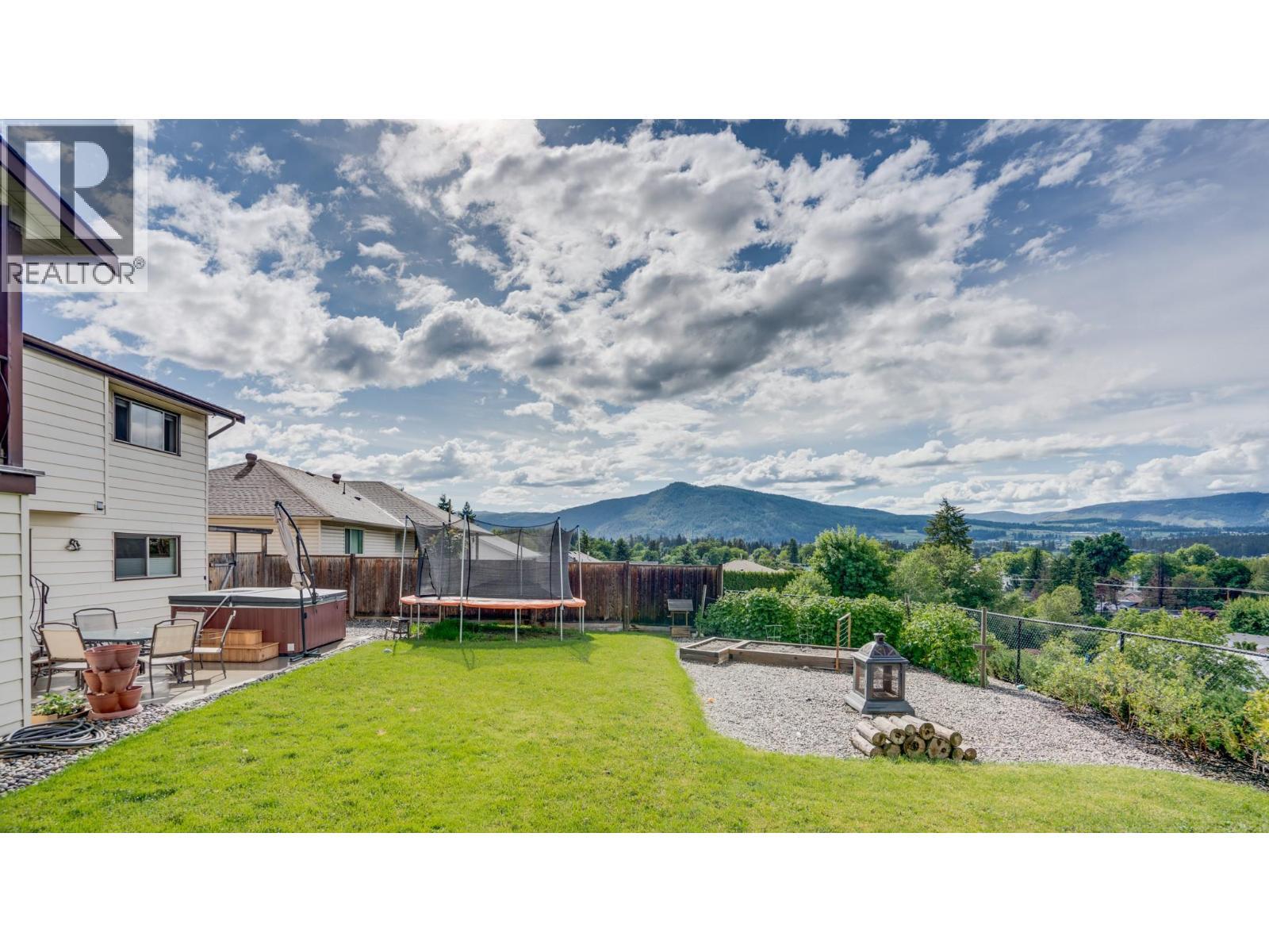 ARMSTRONG, British Columbia, V4Y 0B3, CA, 4 Bedrooms Bedrooms, ,2 BathroomsBathrooms,Residential,For Sale,1950406