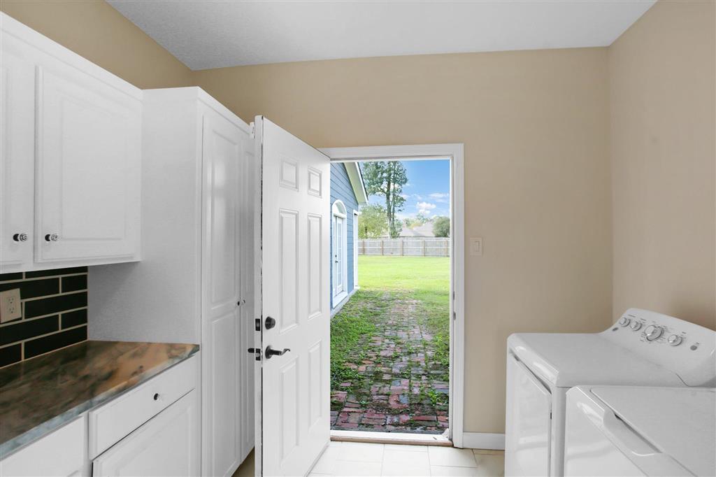 Lake Charles, Louisiana, 70605, United States, 4 Bedrooms Bedrooms, ,4 BathroomsBathrooms,Residential,For Sale,1979416