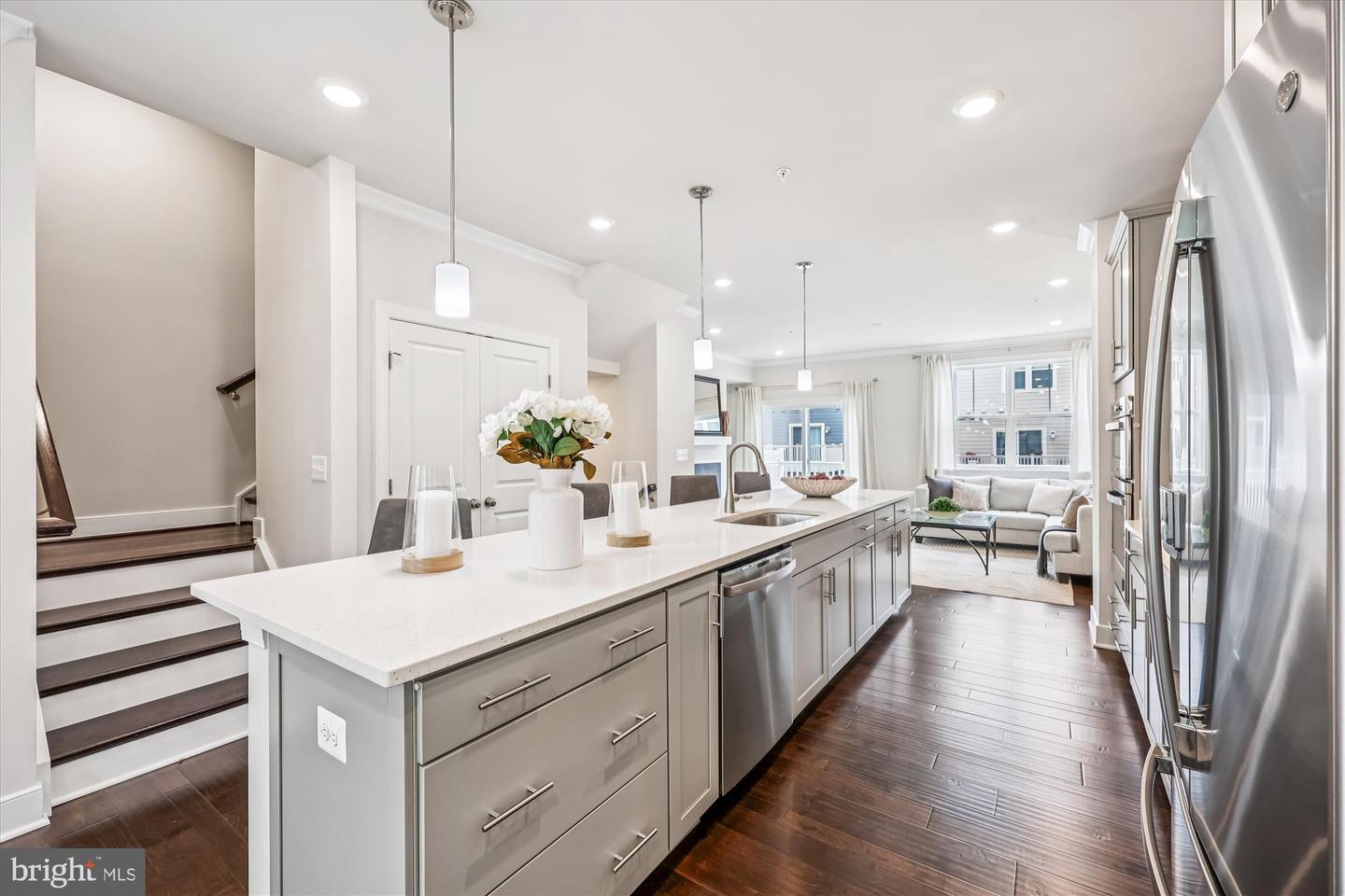 Gaithersburg, Maryland, 20878, United States, 4 Bedrooms Bedrooms, ,5 BathroomsBathrooms,Residential,For Sale,1949694