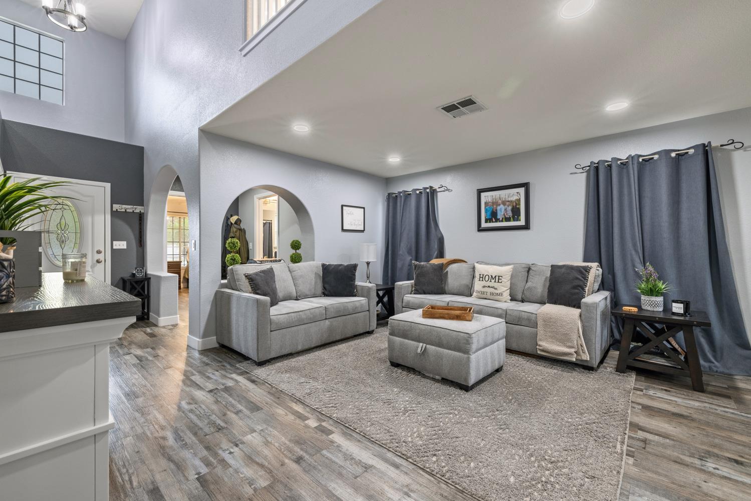 Ripon, California, 95366, United States, 6 Bedrooms Bedrooms, ,3 BathroomsBathrooms,Residential,For Sale,1978022