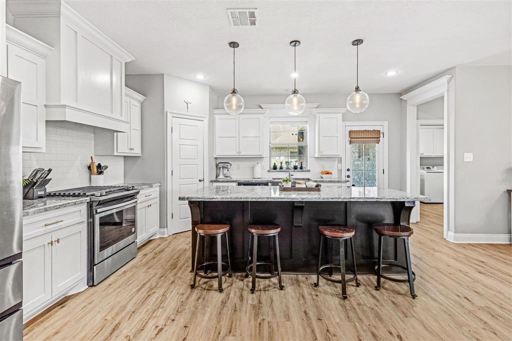 Lake Charles, Louisiana, 70611, United States, 4 Bedrooms Bedrooms, ,4 BathroomsBathrooms,Residential,For Sale,1925040