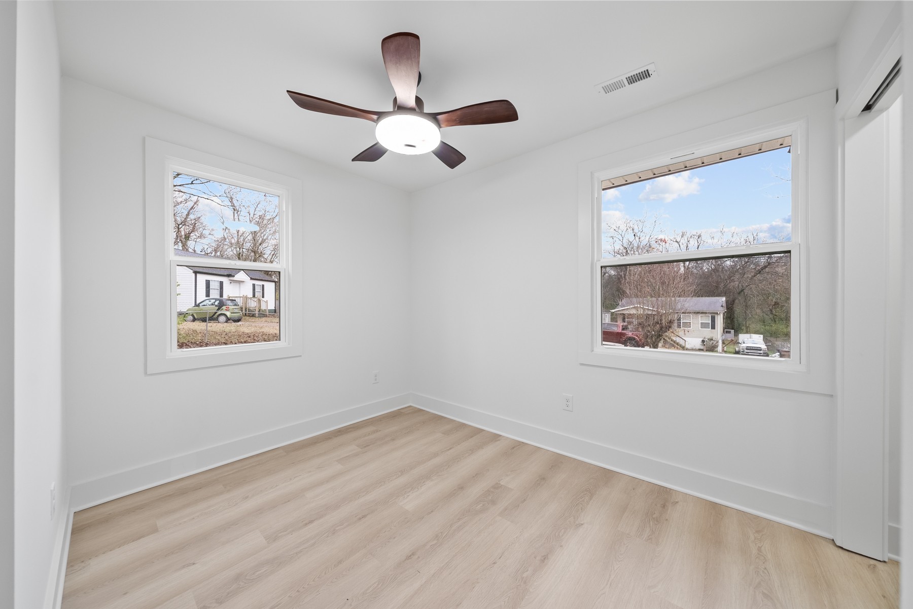 Nashville, Tennessee, 37209, United States, 4 Bedrooms Bedrooms, ,3 BathroomsBathrooms,Residential,For Sale,1999048